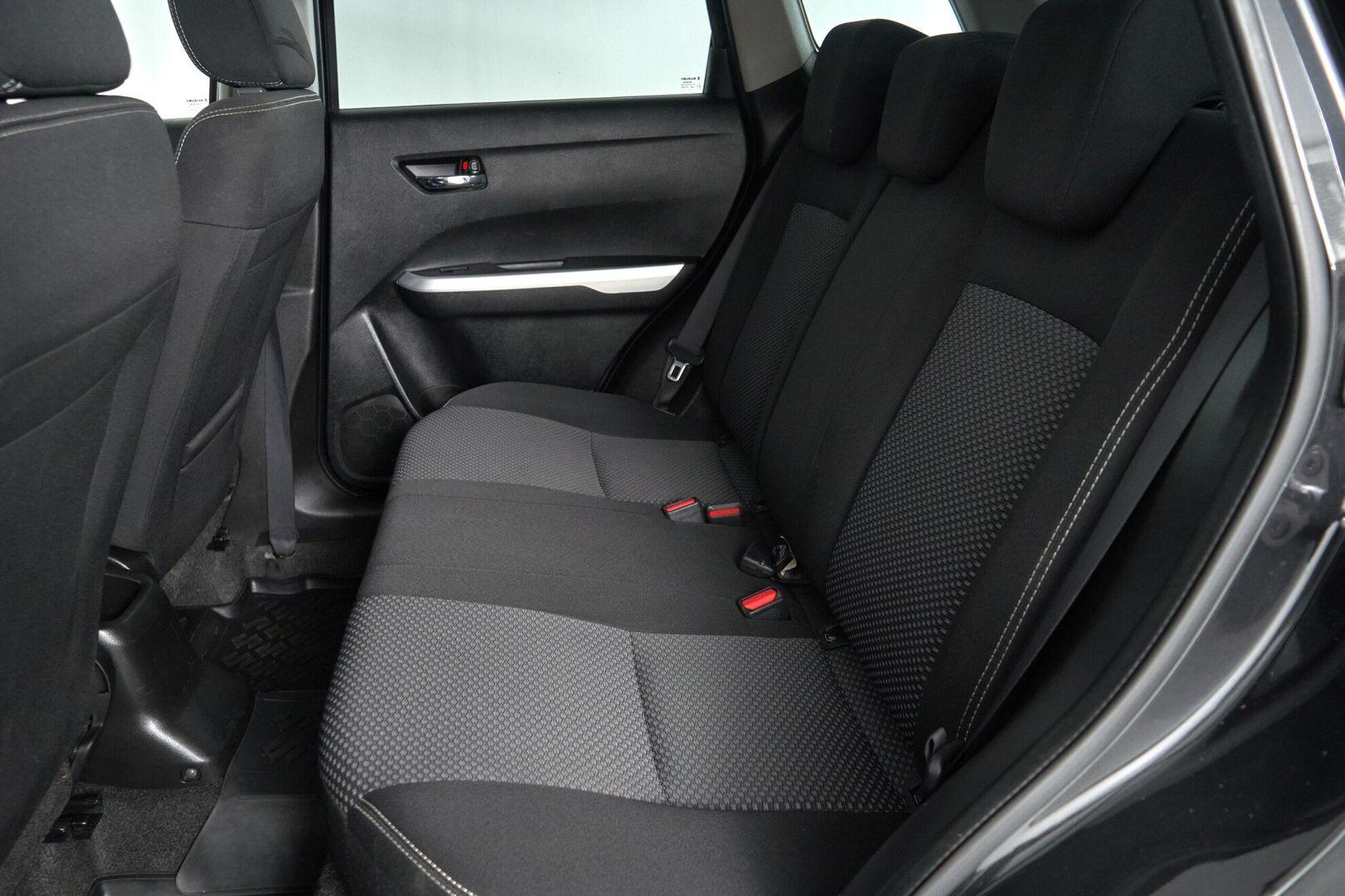 Suzuki Vitara 2017, черный