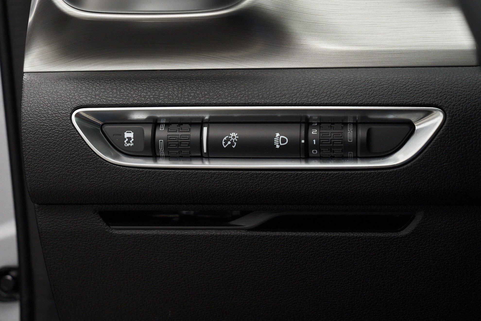 Geely Coolray 2022, серебряный