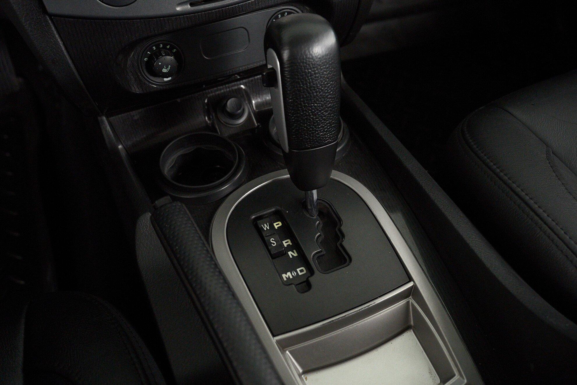 SsangYong Rexton 2012, пурпурный