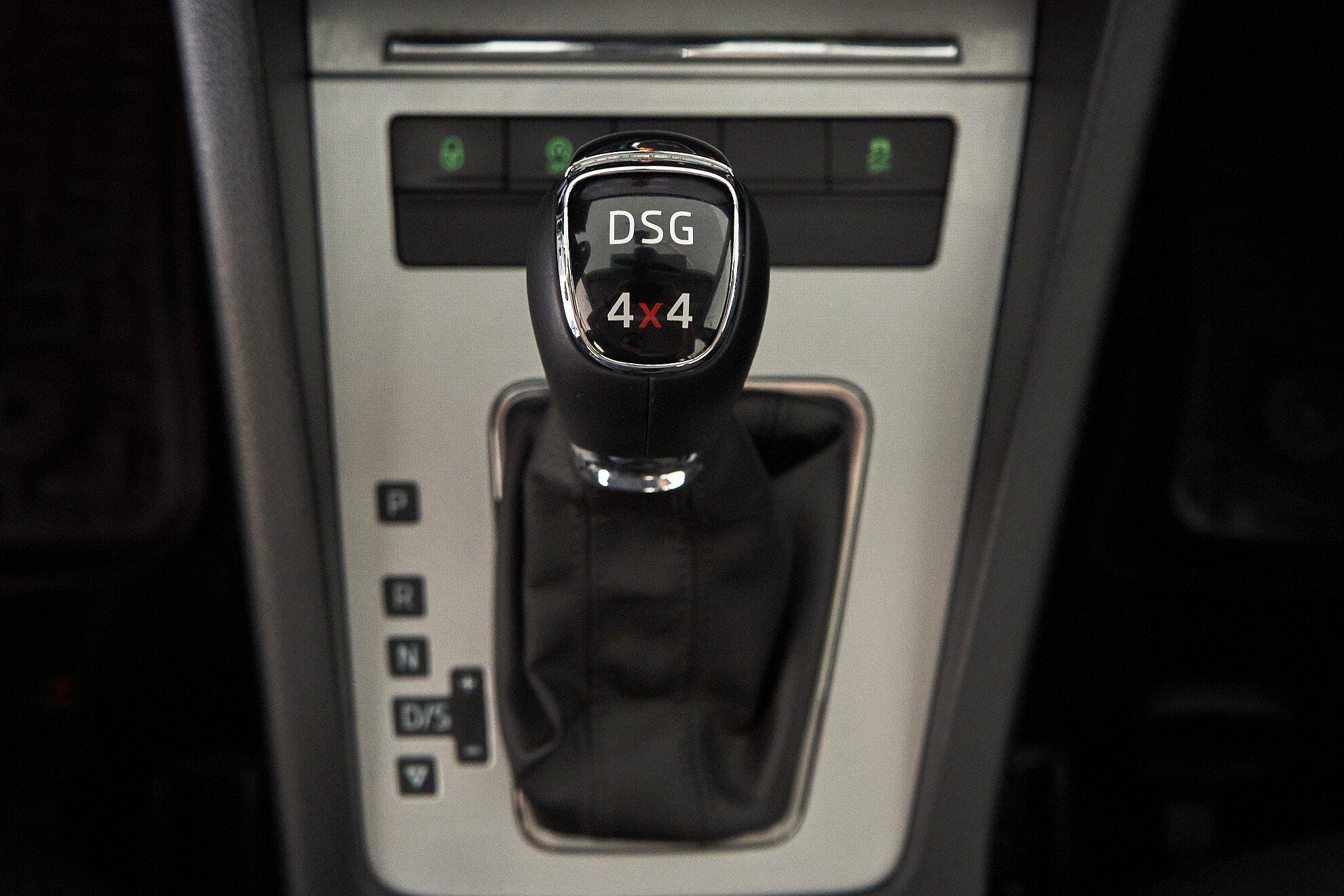 Skoda Octavia 2016, синий