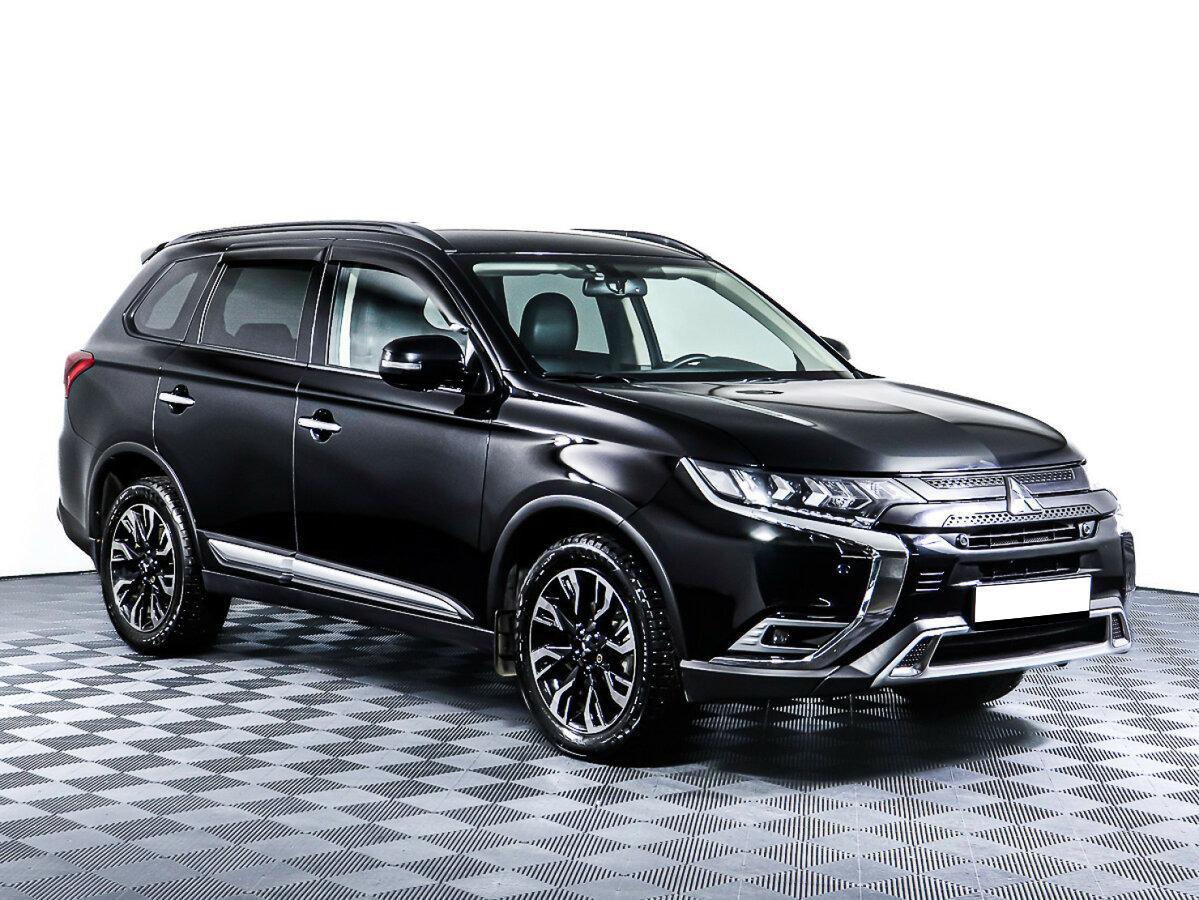 Mitsubishi Outlander 2022, черный