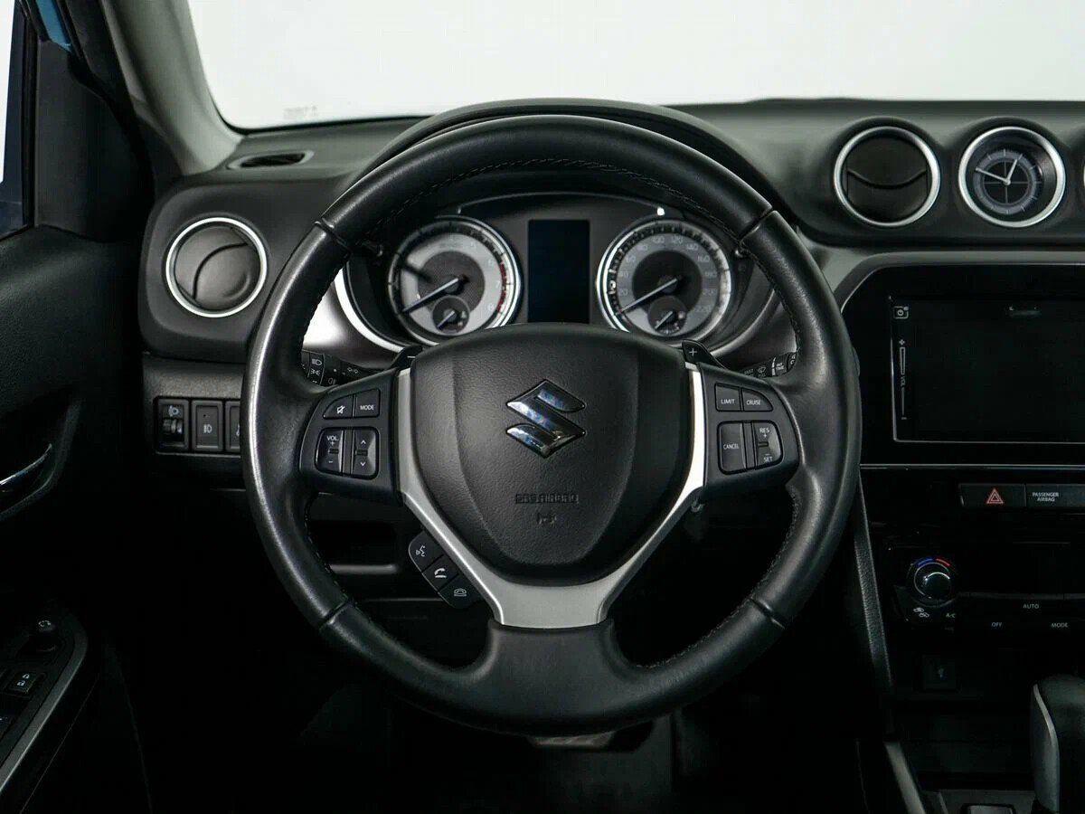 Suzuki Vitara 2019, голубой