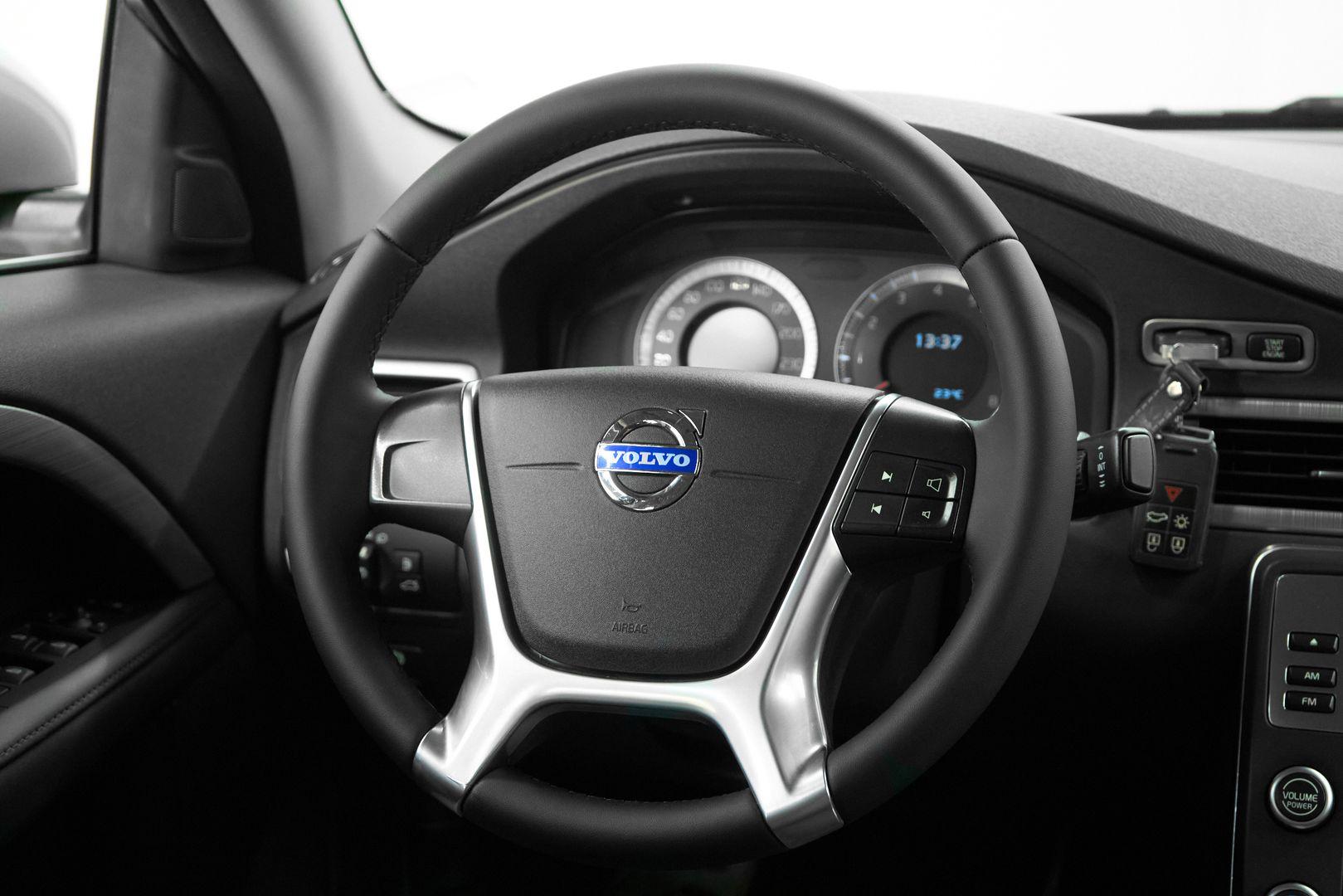 Volvo S80 2010, серебряный