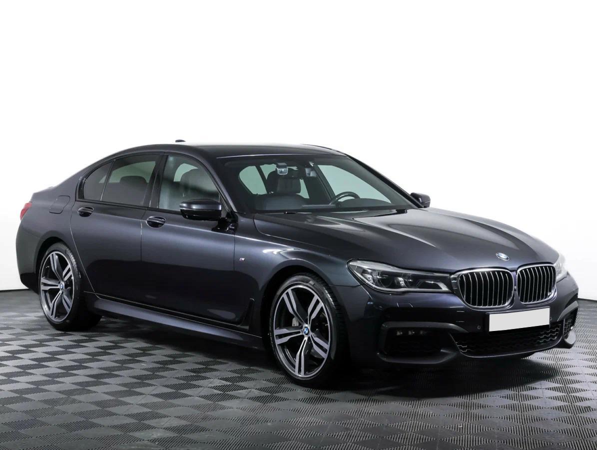 BMW 7 серии 2018, серый