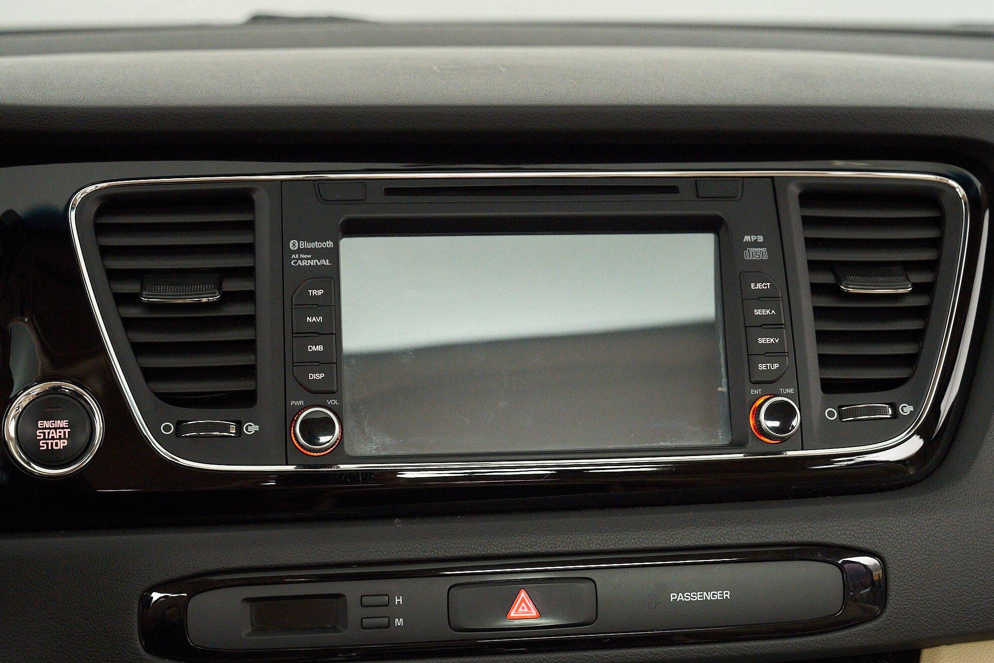 Kia Carnival 2019, черный