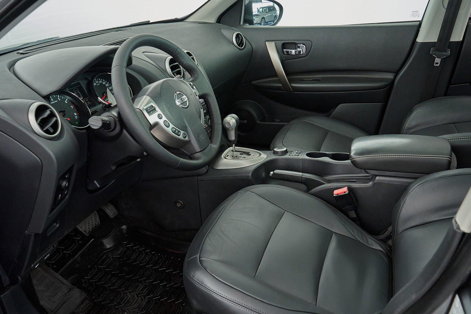 Nissan Qashqai 2012, серый
