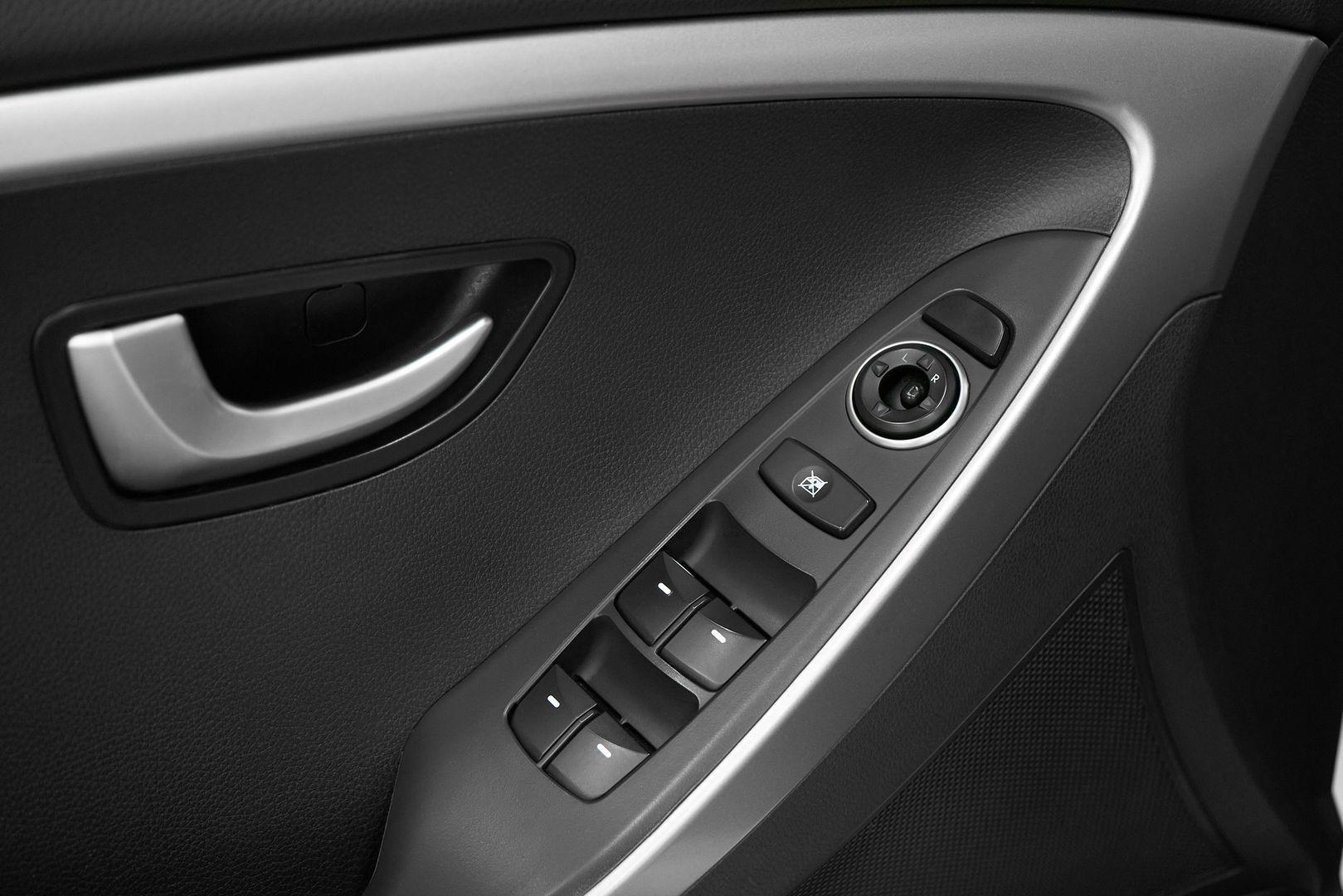 Hyundai i30 2012, белый