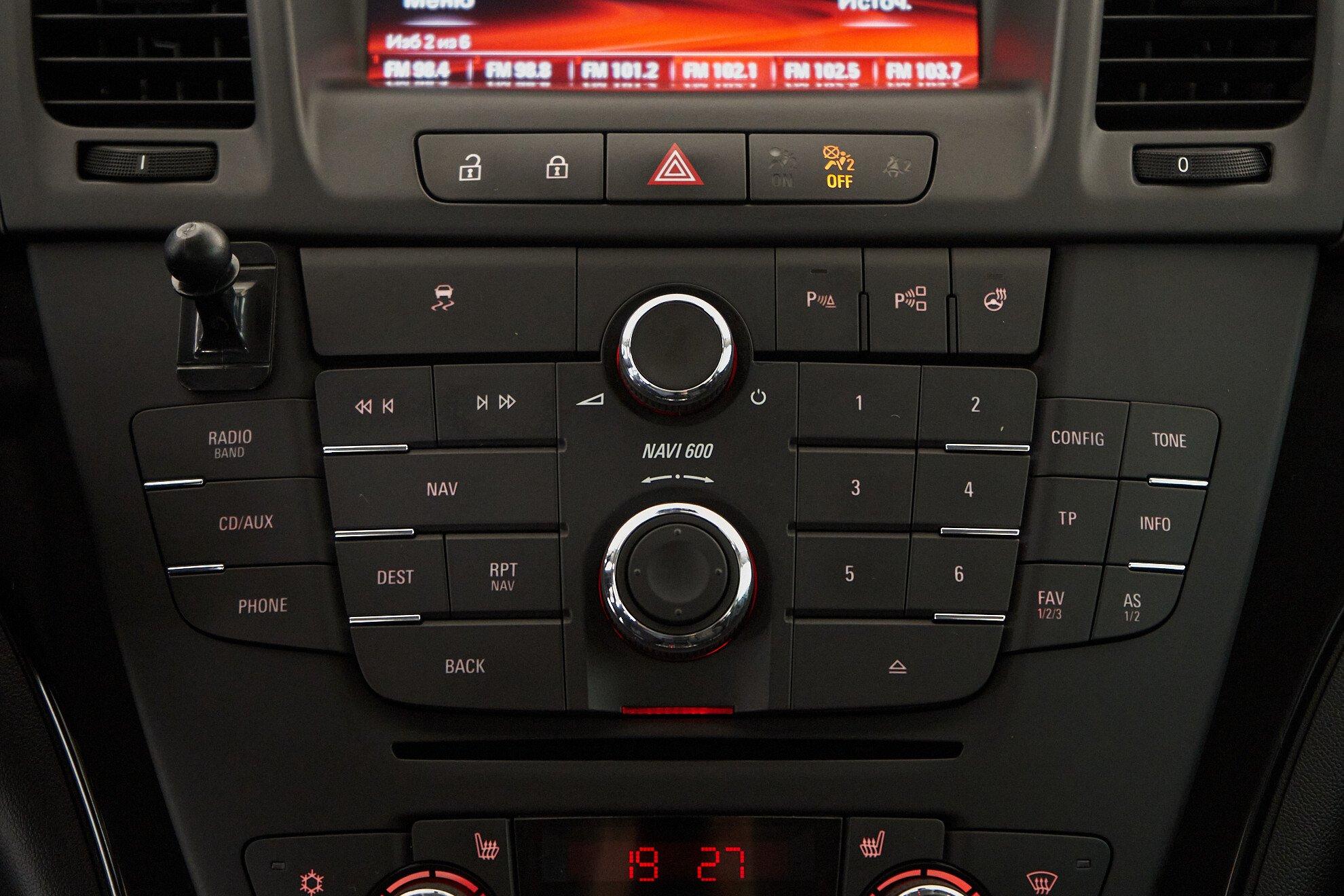 Opel Insignia 2013, черный