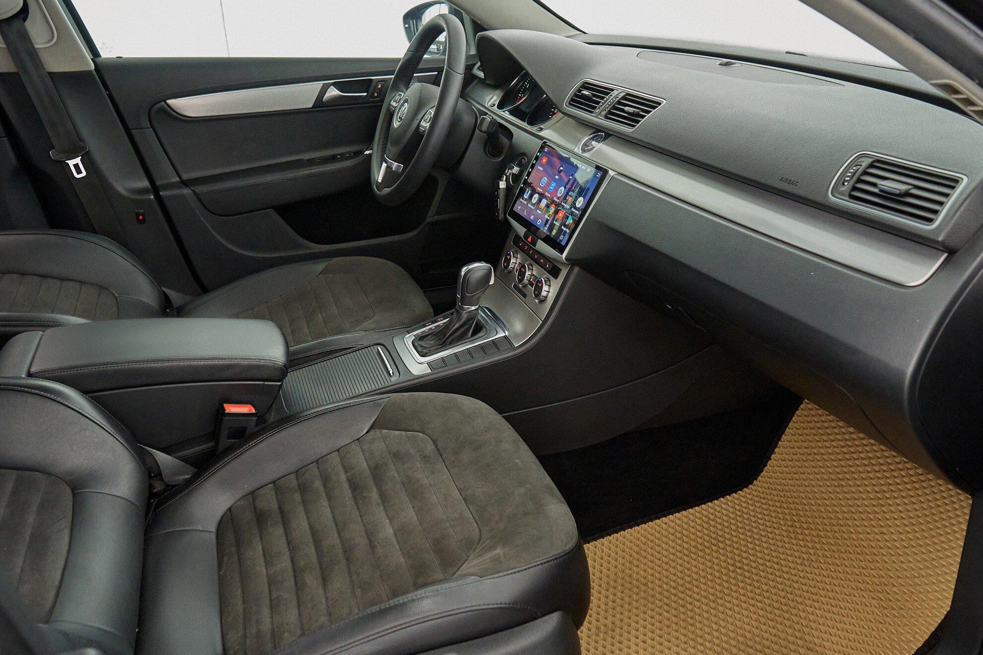 Volkswagen Passat 2013, черный