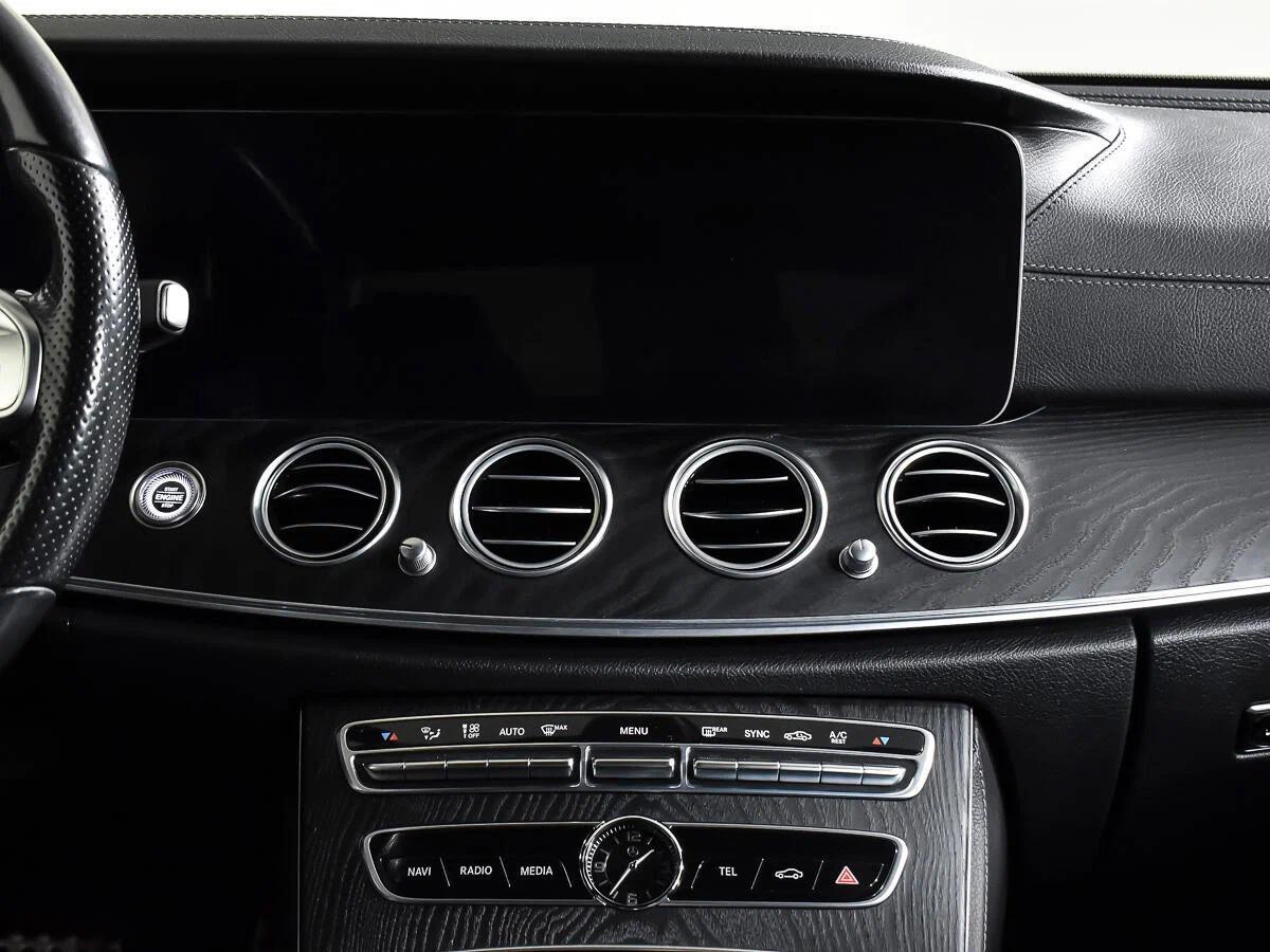 Mercedes-Benz E-Класс 2016, черный