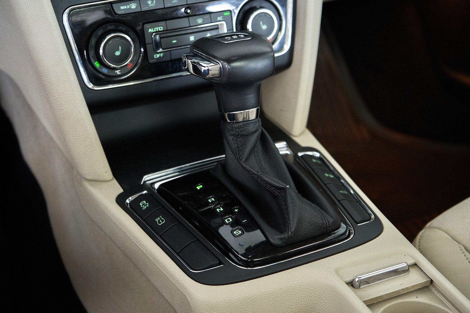 Skoda Superb 2011, голубой