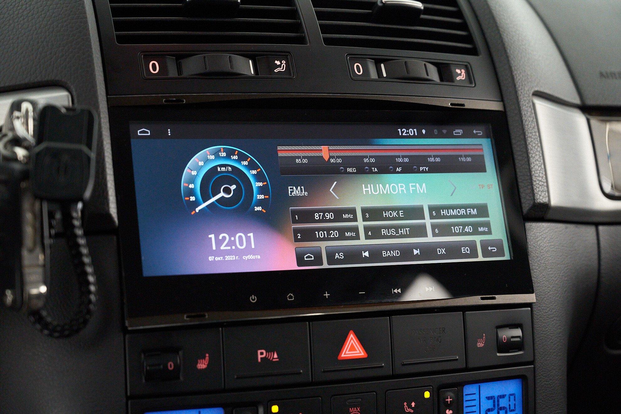Volkswagen Touareg 2007, черный