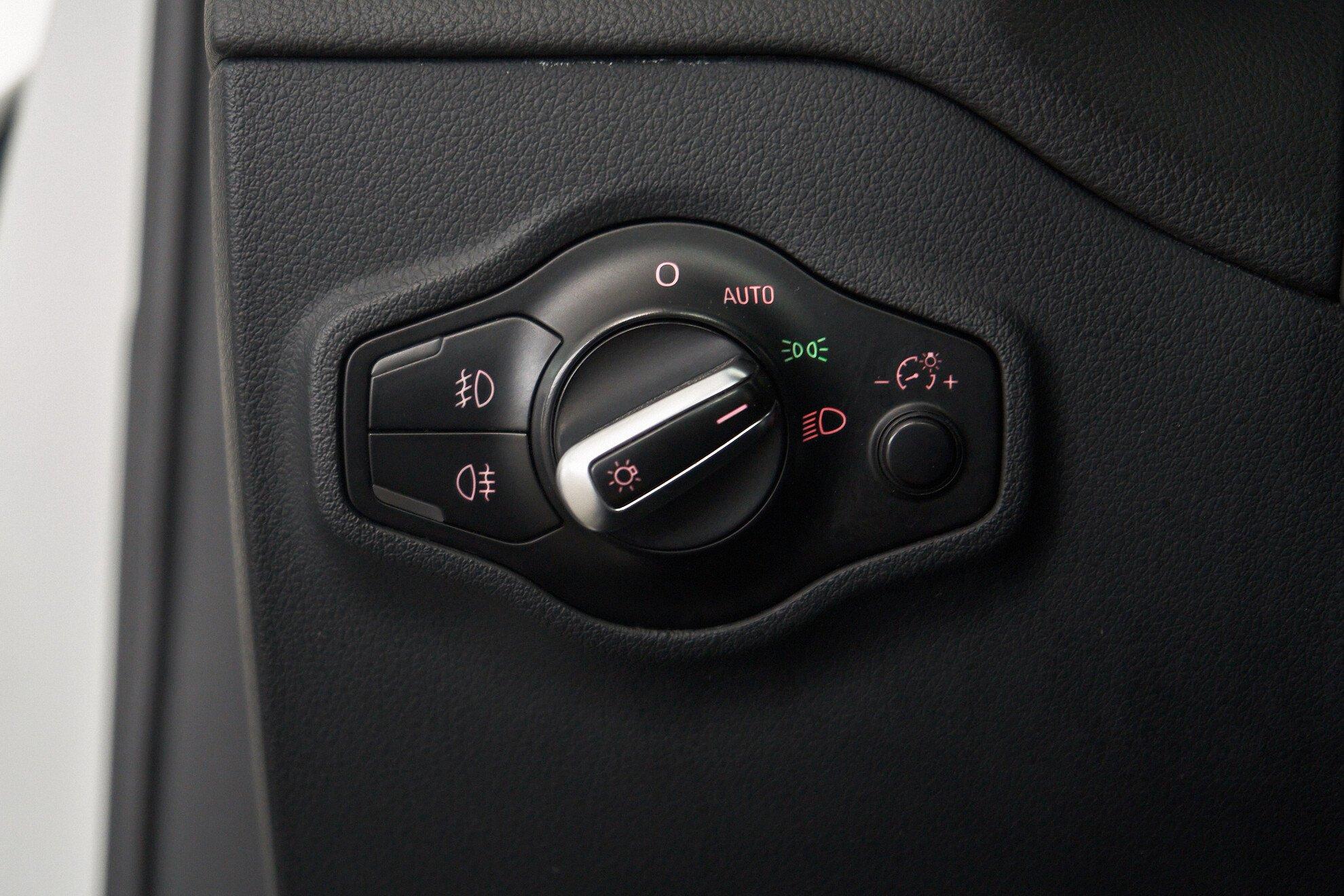 Audi Q5 2010, белый