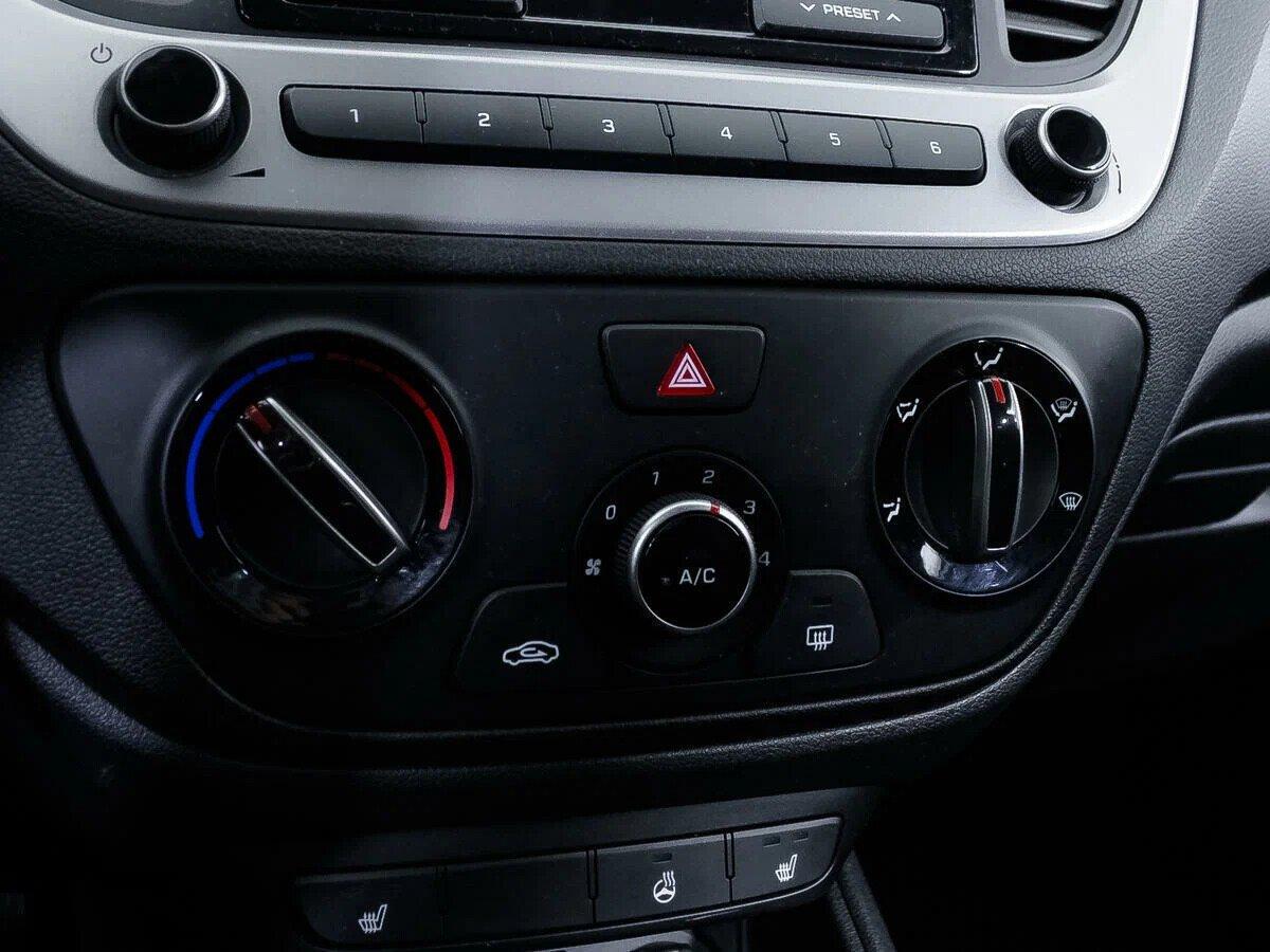 Hyundai Solaris 2019, серебряный