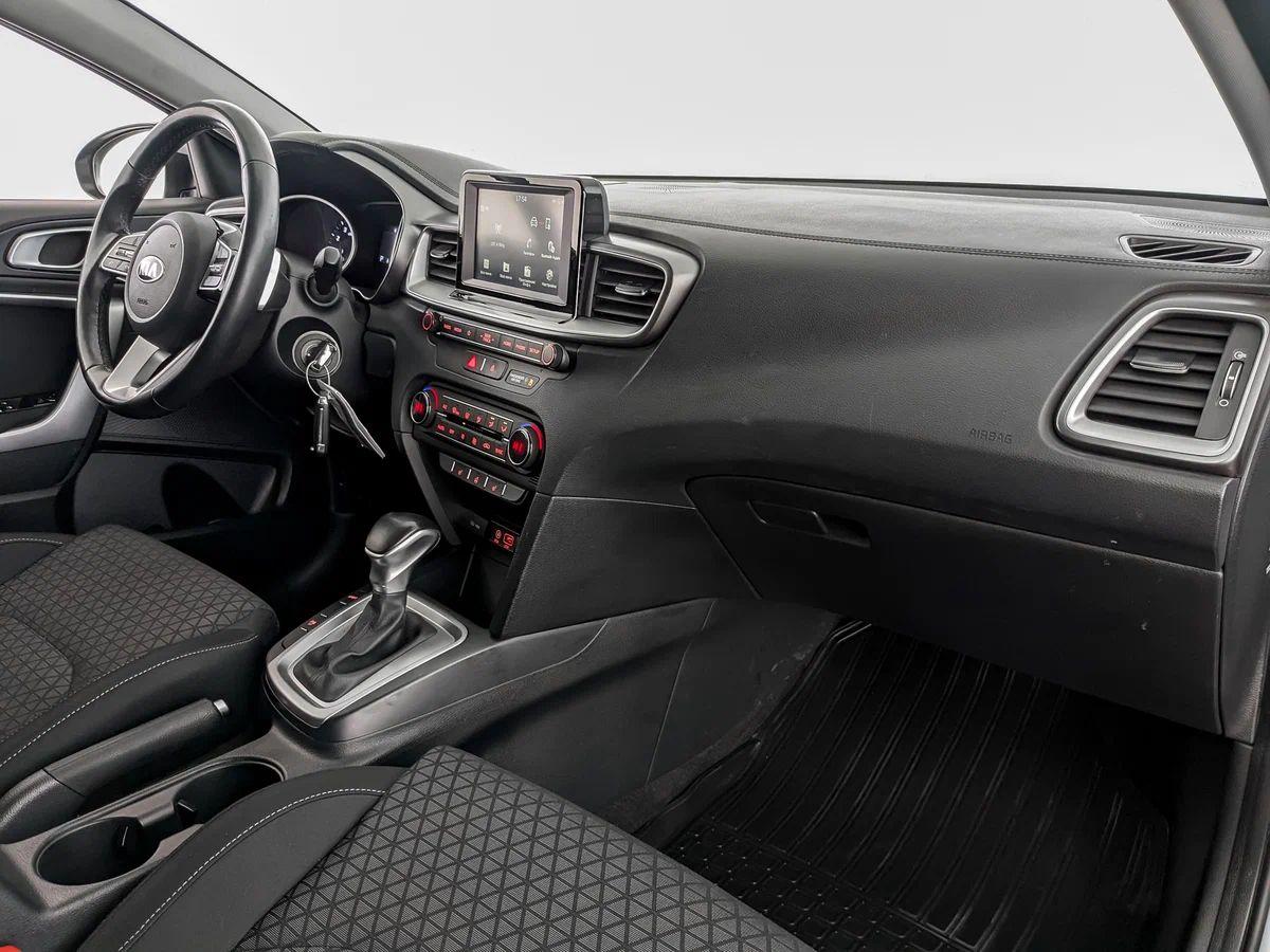 Kia Ceed 2021, серебряный