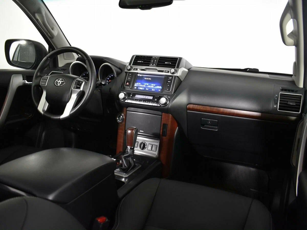 Toyota Land Cruiser Prado 2017, черный