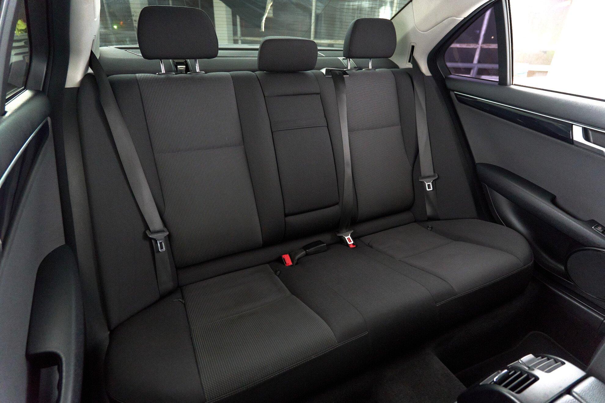 Mercedes-Benz C-Класс 2012, белый