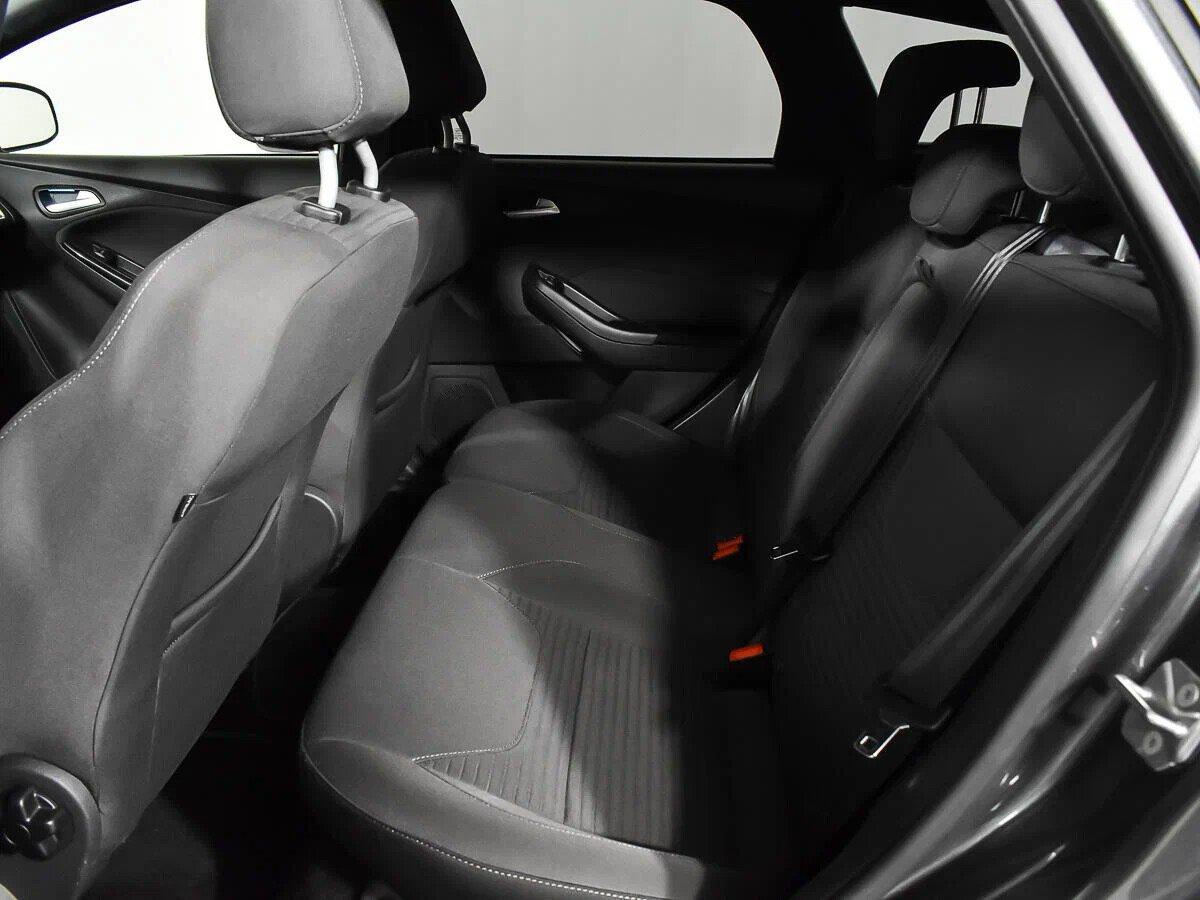 Ford Focus 2018, серый