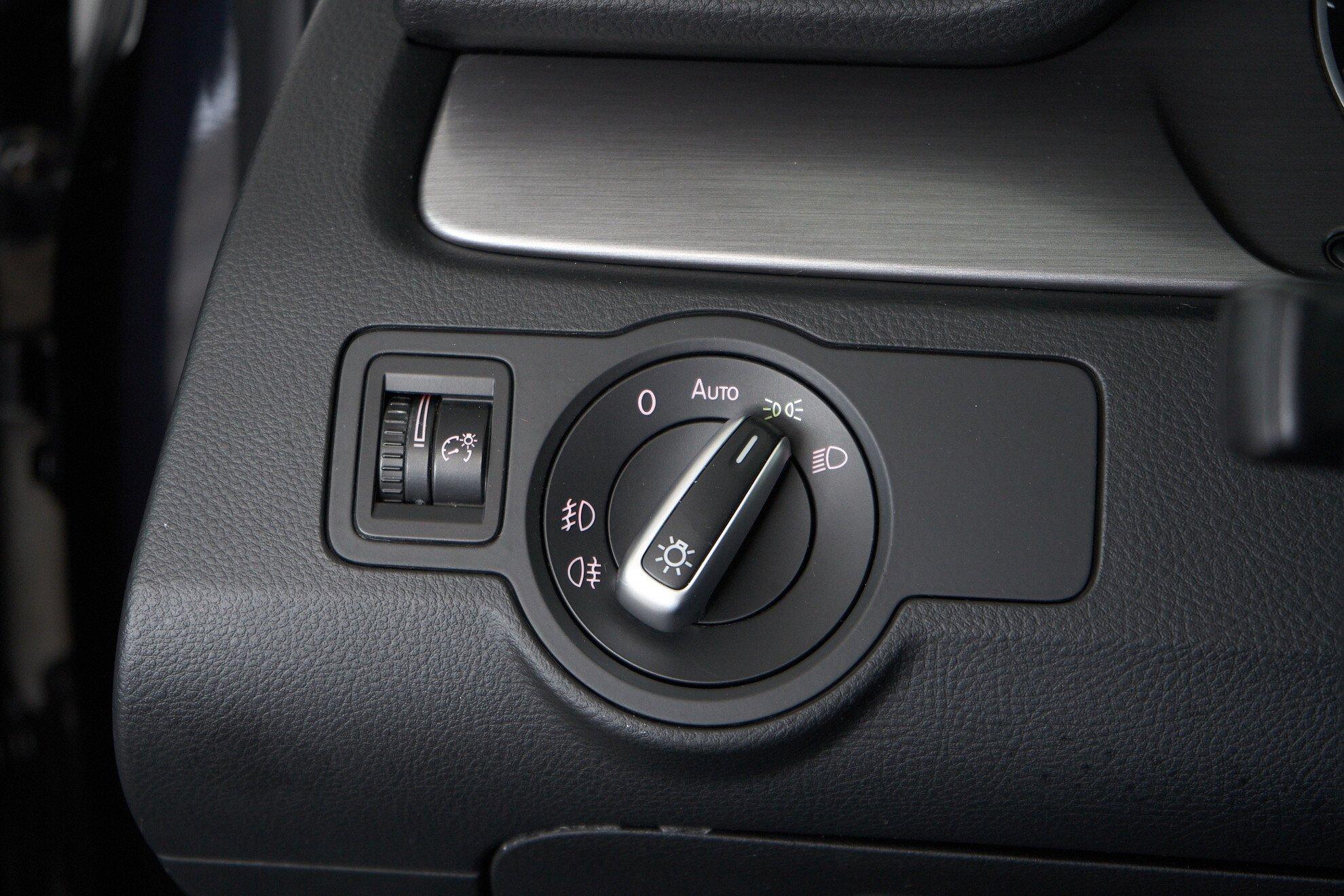 Volkswagen Passat 2012, черный