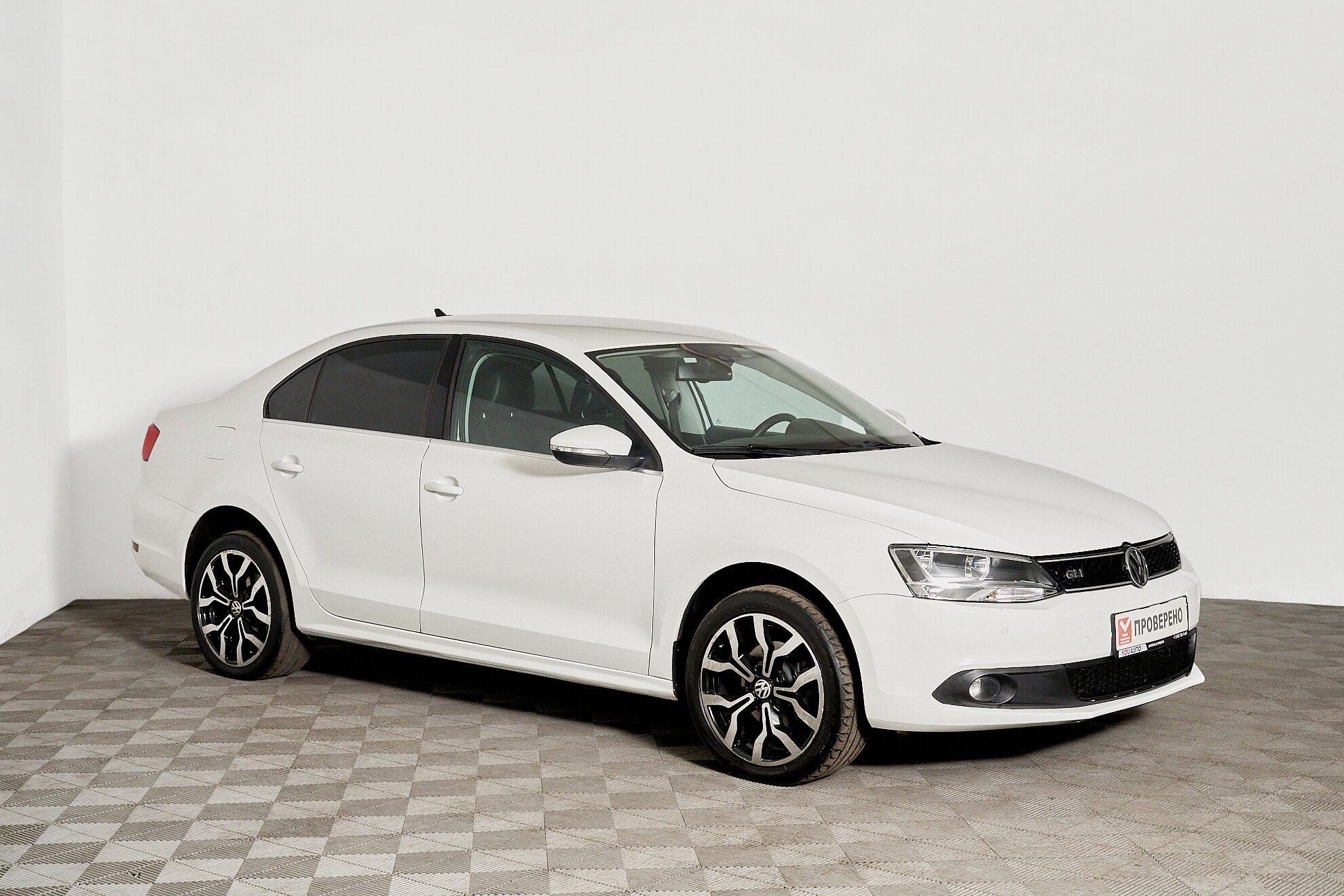 Volkswagen Jetta 2011, белый
