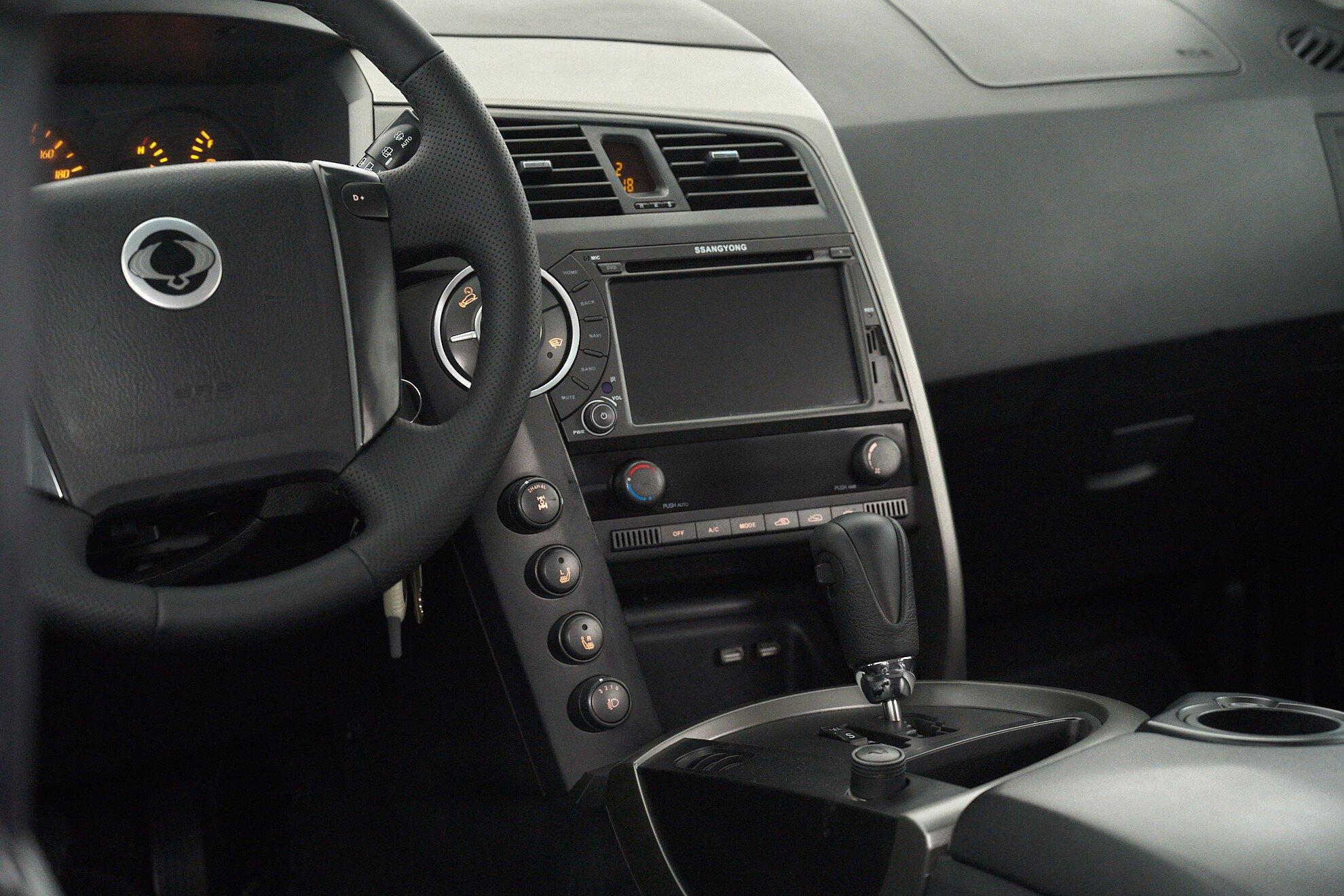 SsangYong Kyron 2013, белый