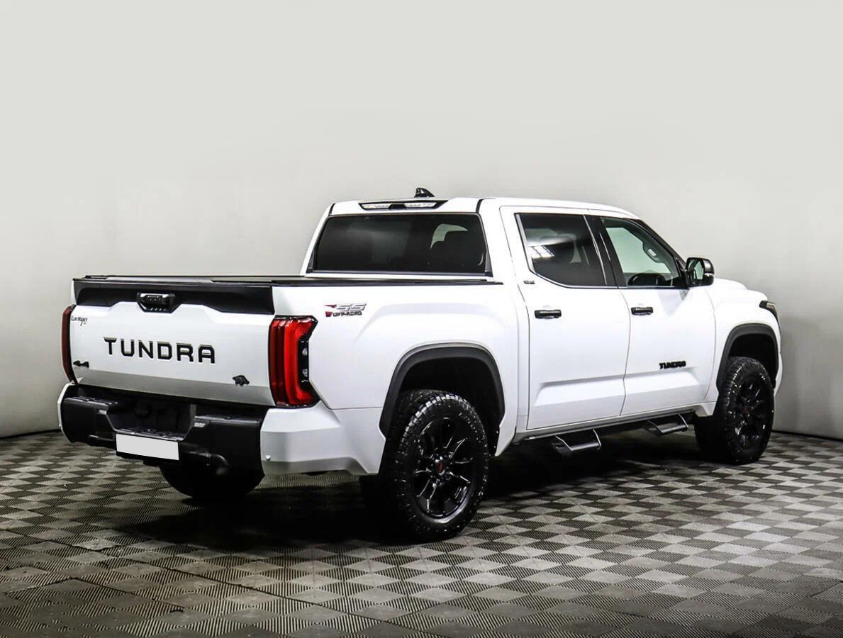 Toyota Tundra 2024, белый