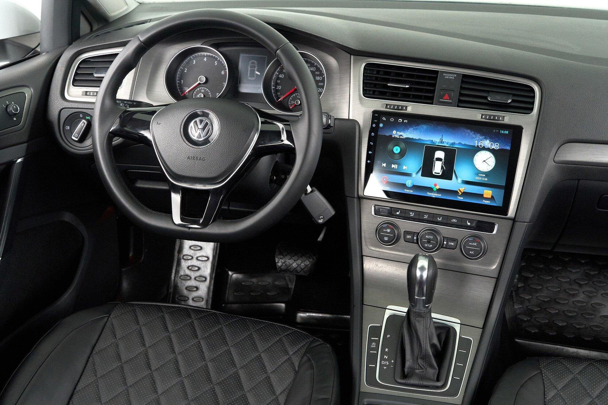 Volkswagen Golf 2013, белый