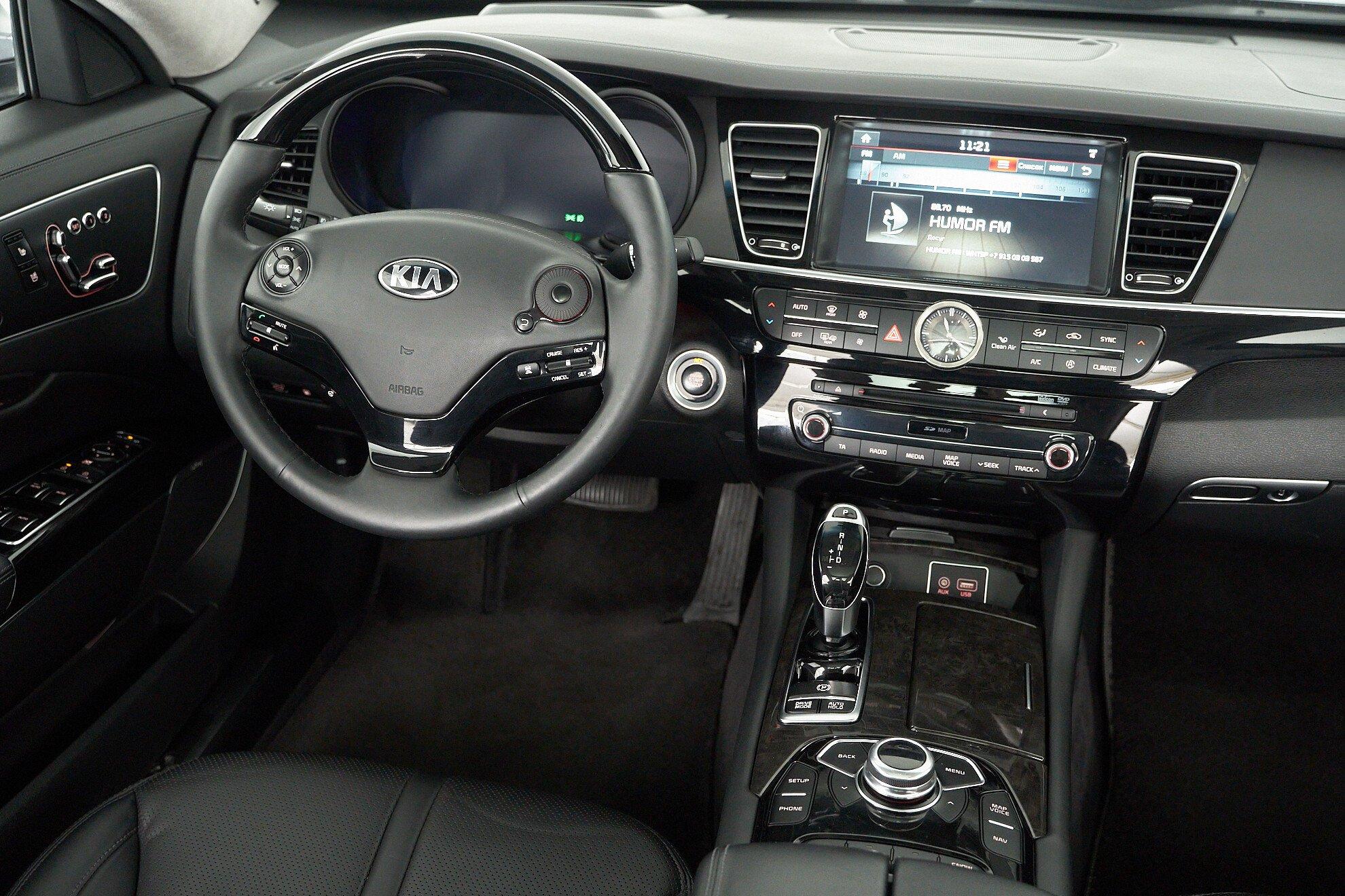 Kia Quoris 2017, серый