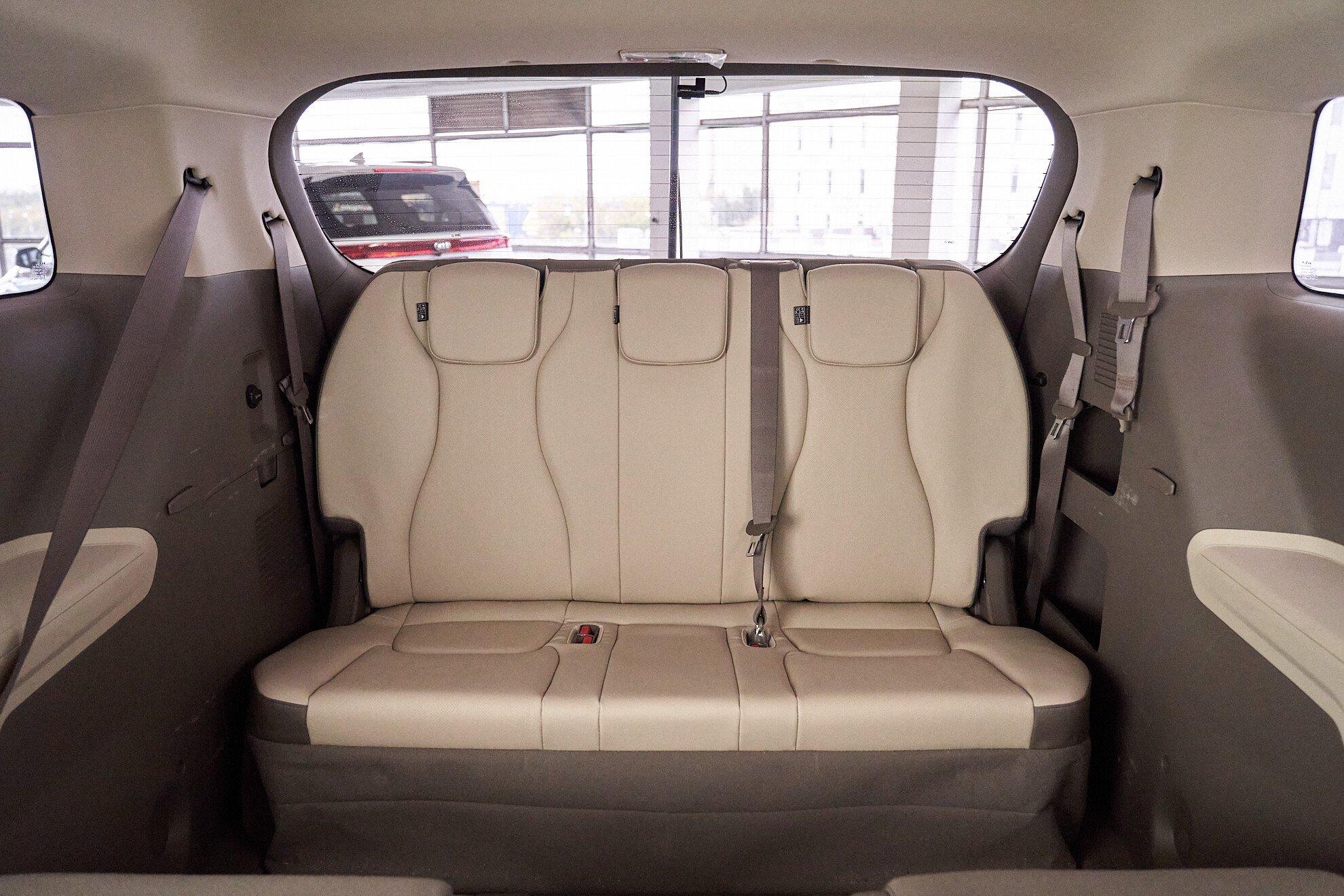 Kia Carnival 2022, черный