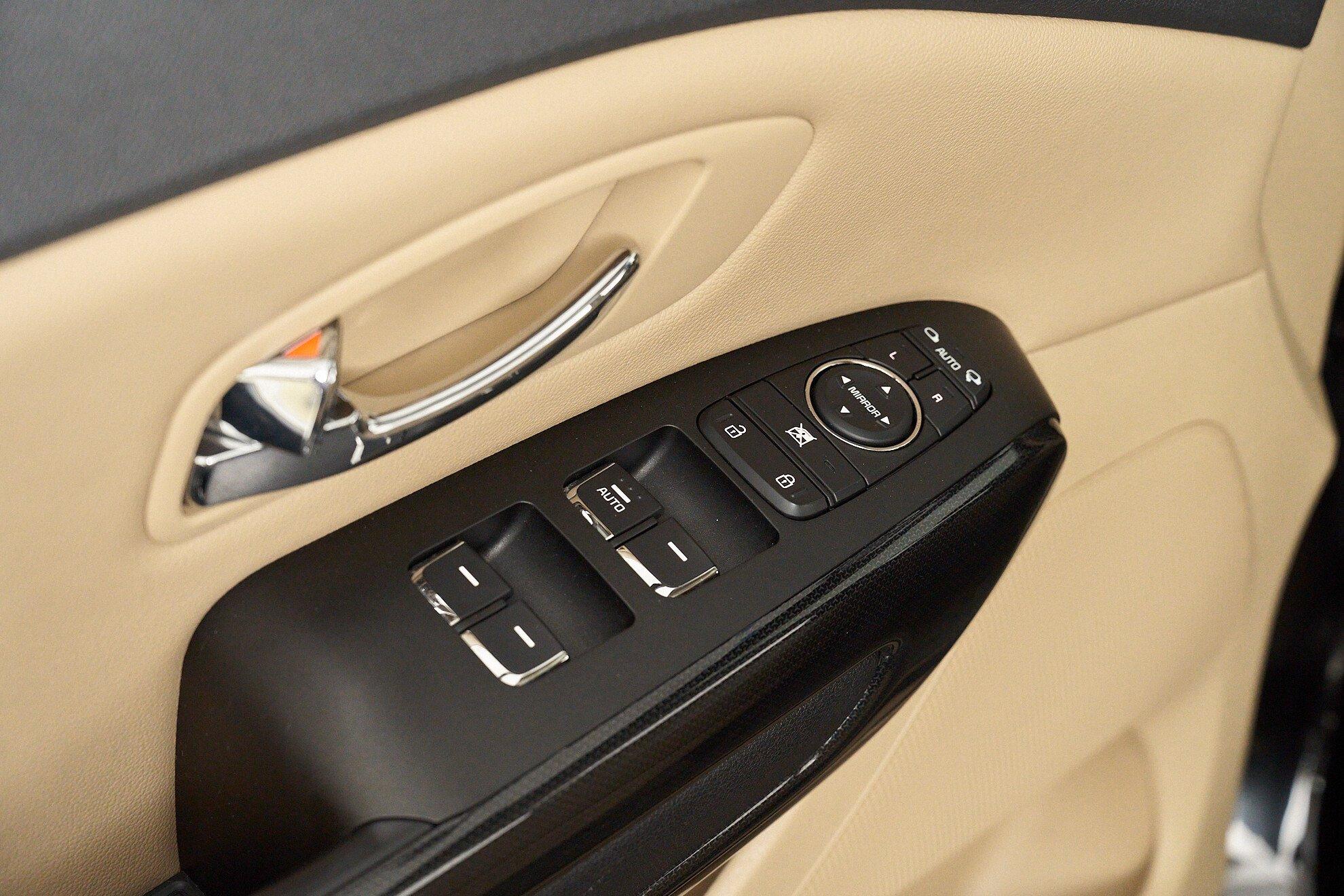 Kia Carnival 2019, черный
