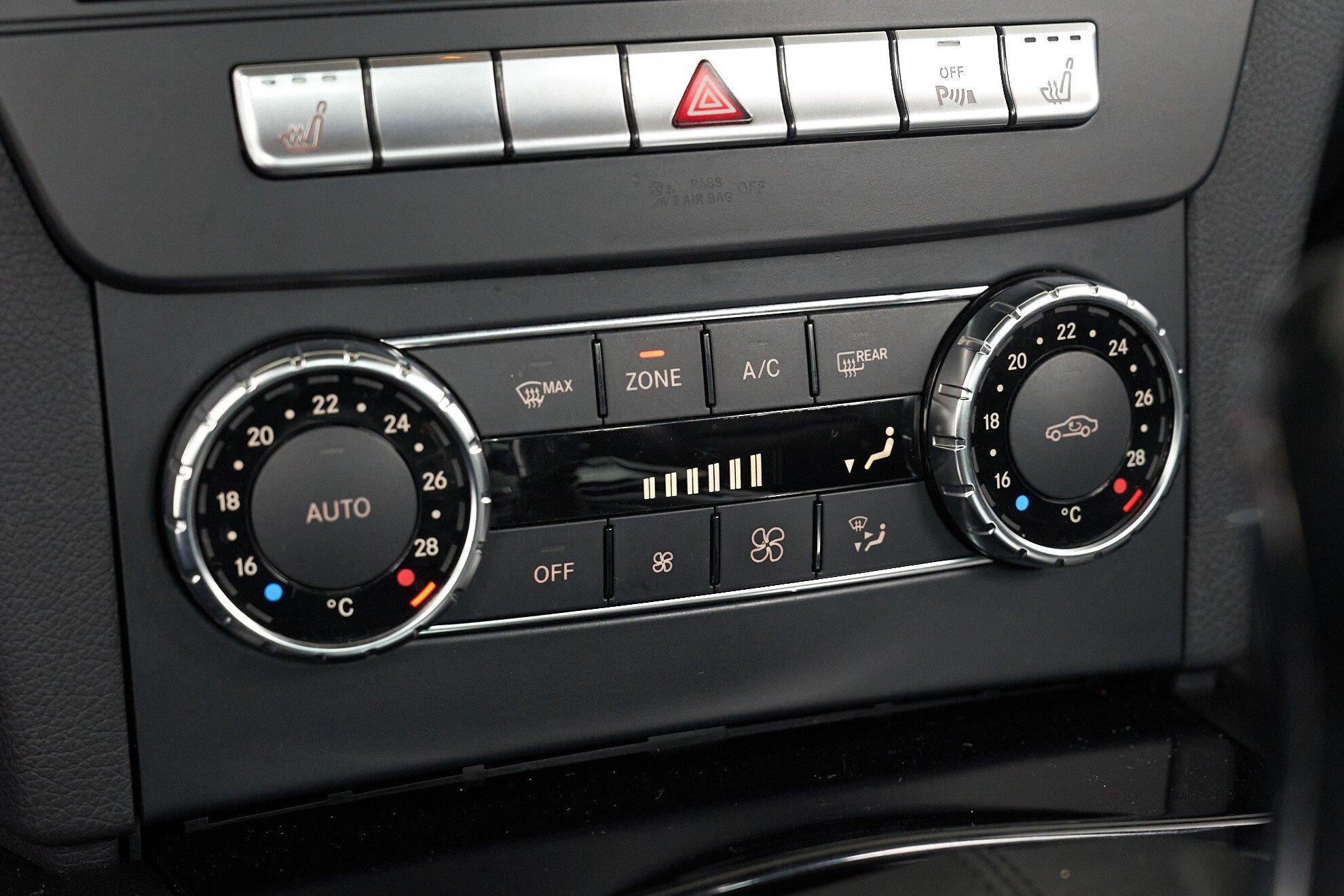 Mercedes-Benz C-Класс 2011, черный