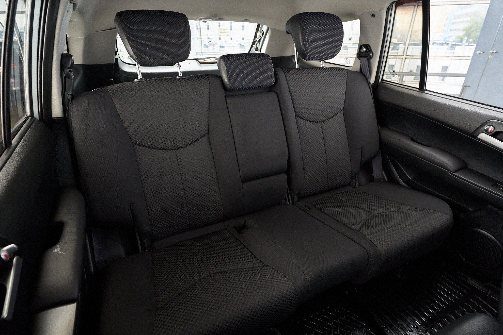SsangYong Kyron 2013, серебряный