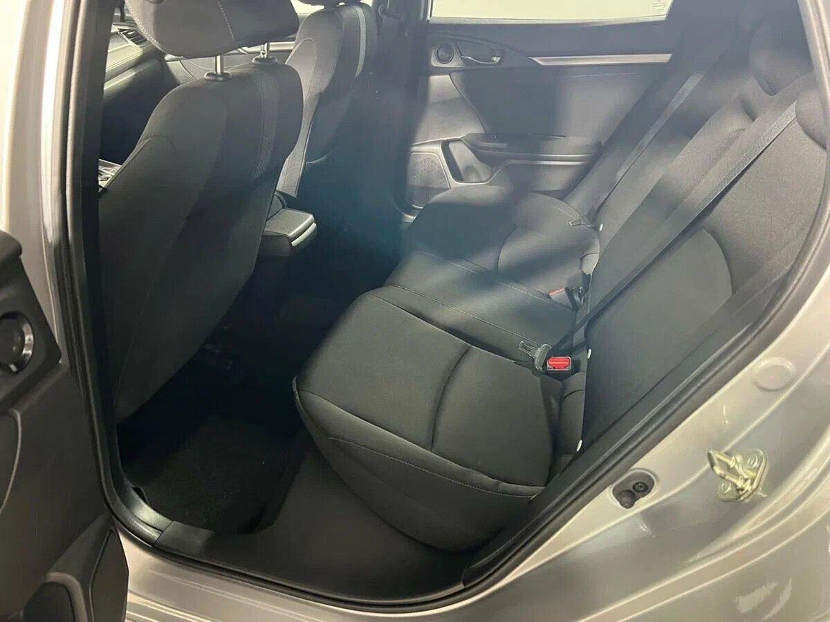Honda Civic 2019, серебряный