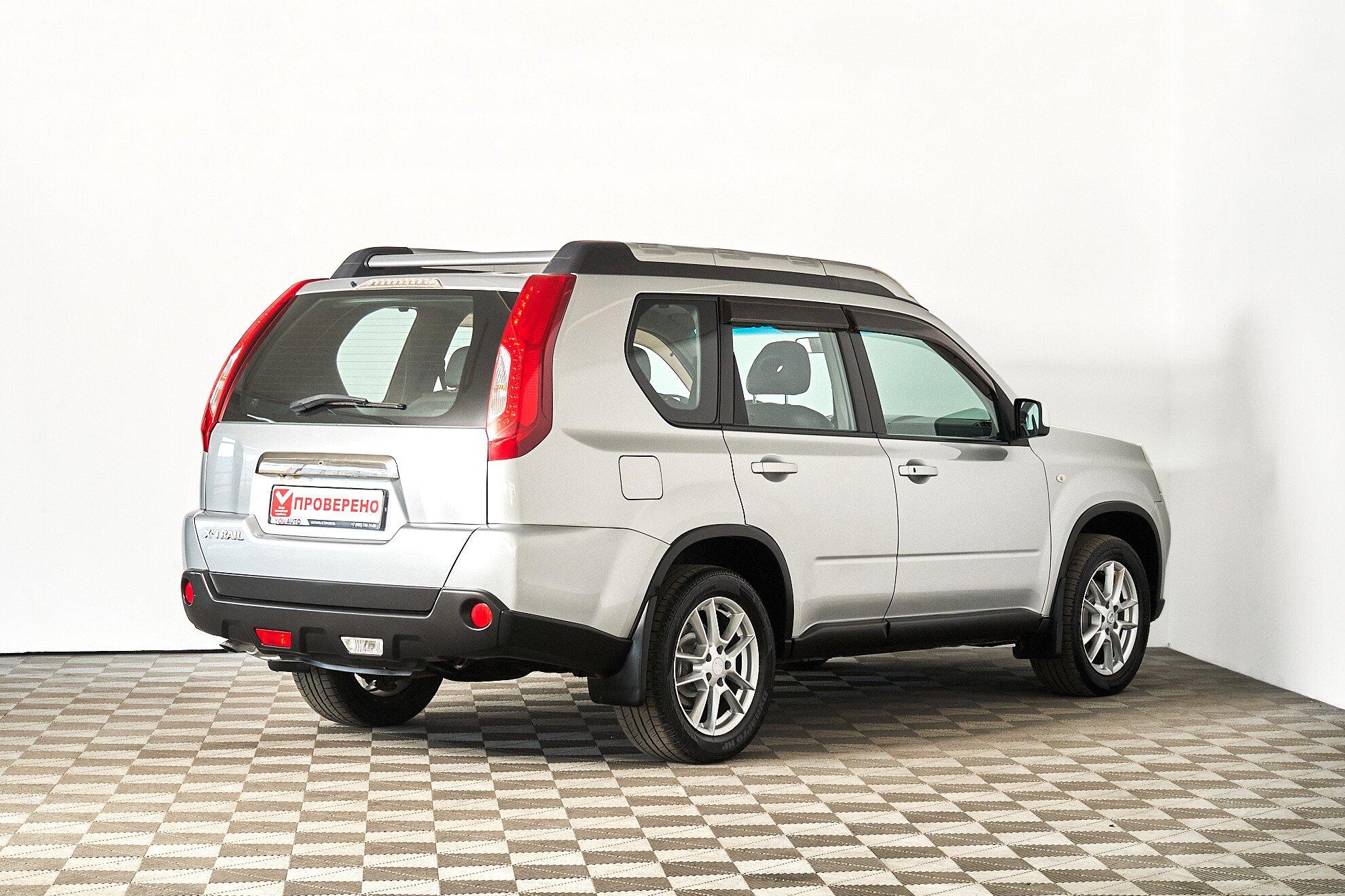 Nissan X-Trail 2011, серебряный