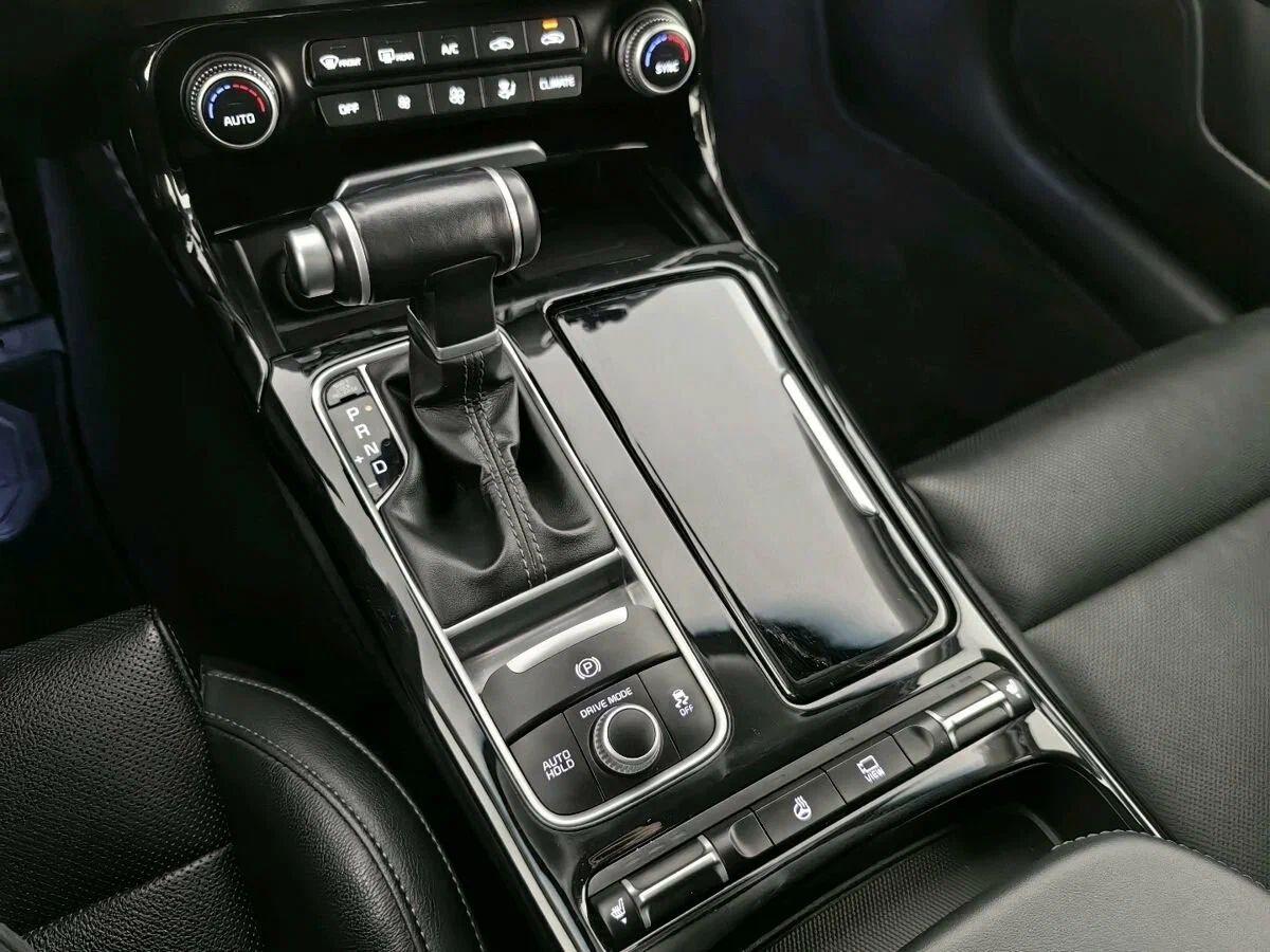 Kia Stinger 2019, красный