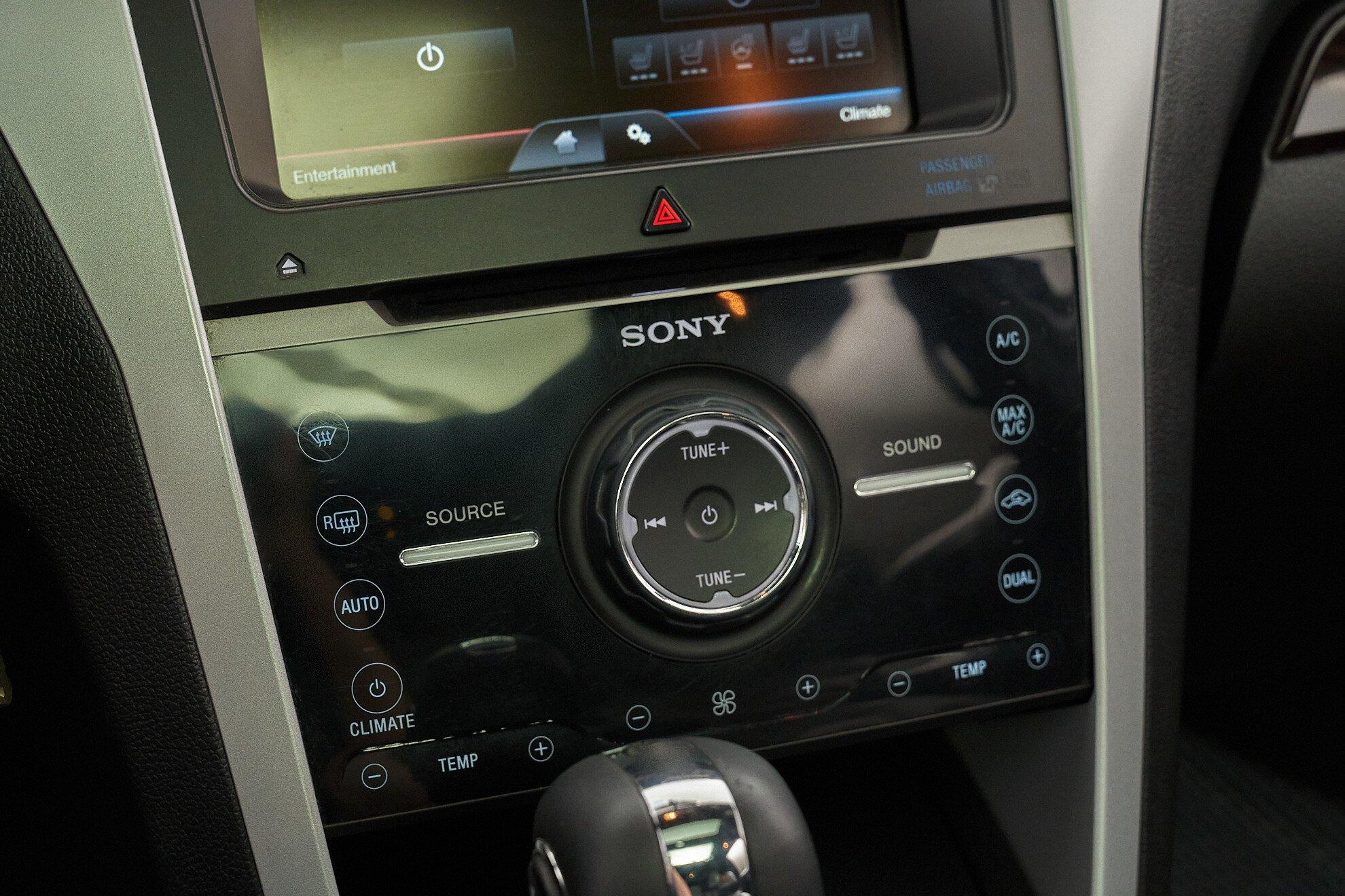Ford Explorer 2013, белый