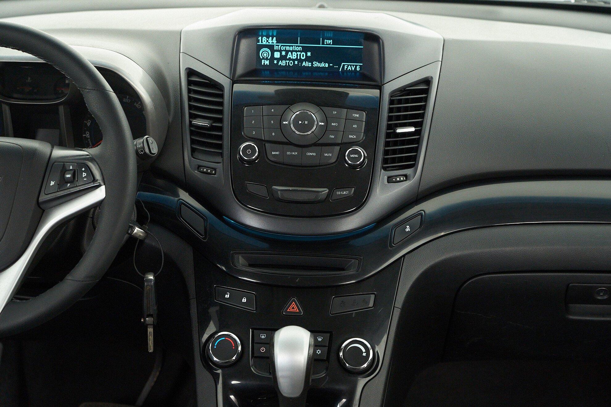 Chevrolet Orlando 2013, белый