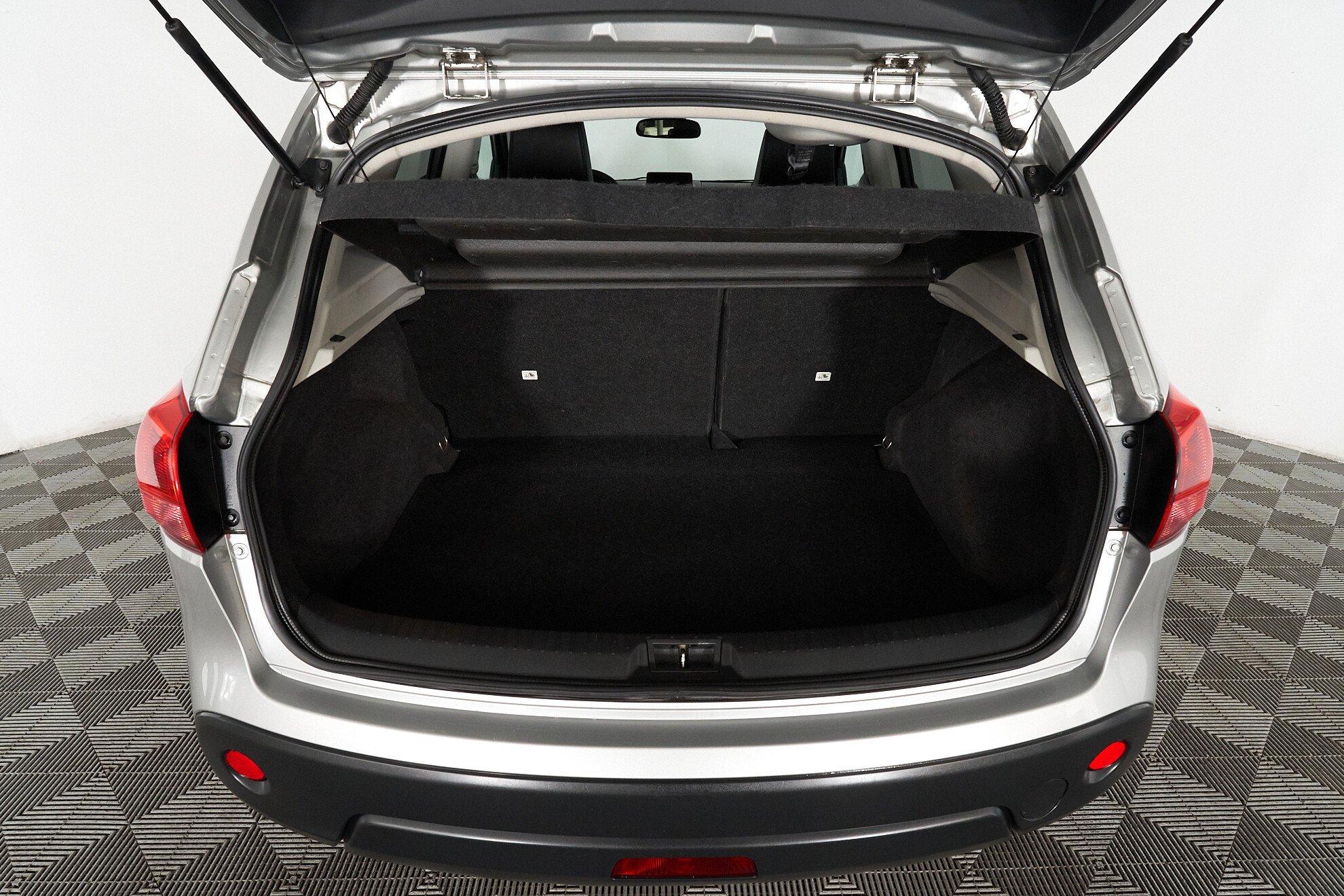 Nissan Qashqai 2009, серебряный