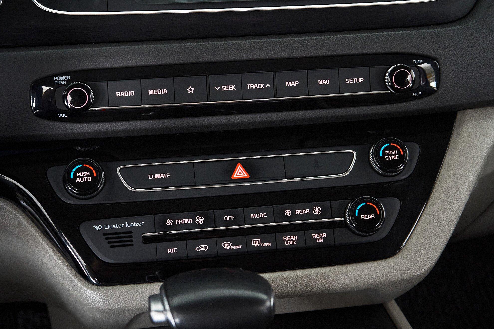 Kia Carnival 2020, черный