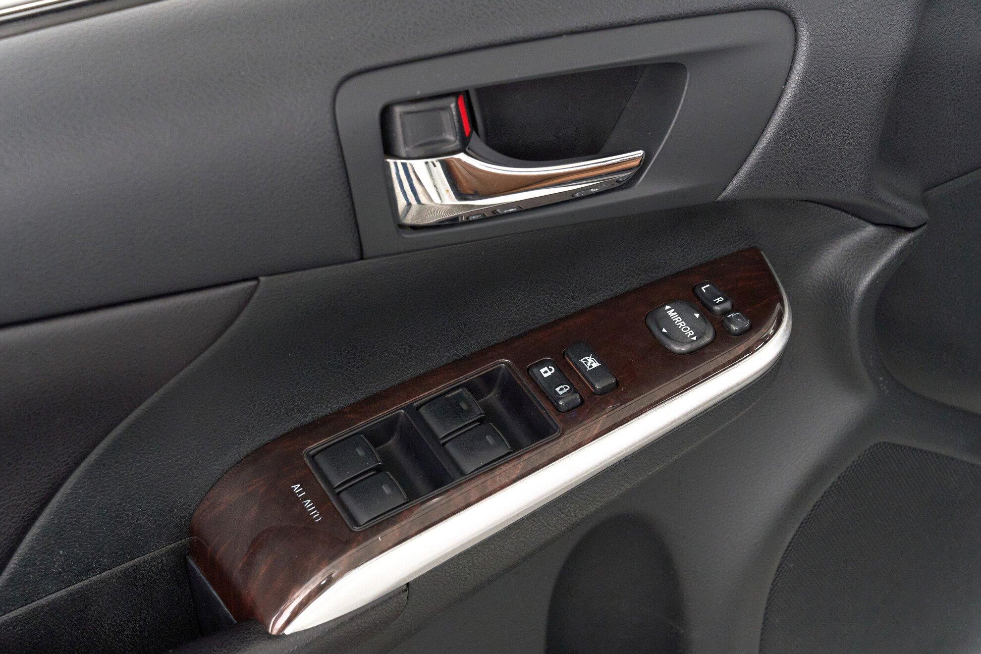 Toyota Camry 2017, белый
