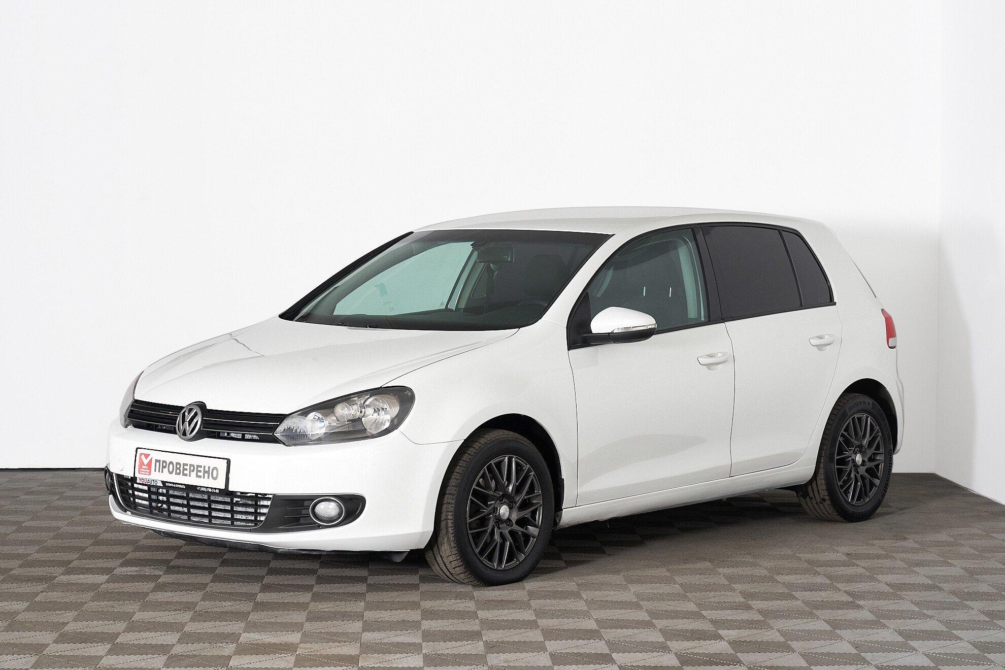 Volkswagen Golf 2012, белый