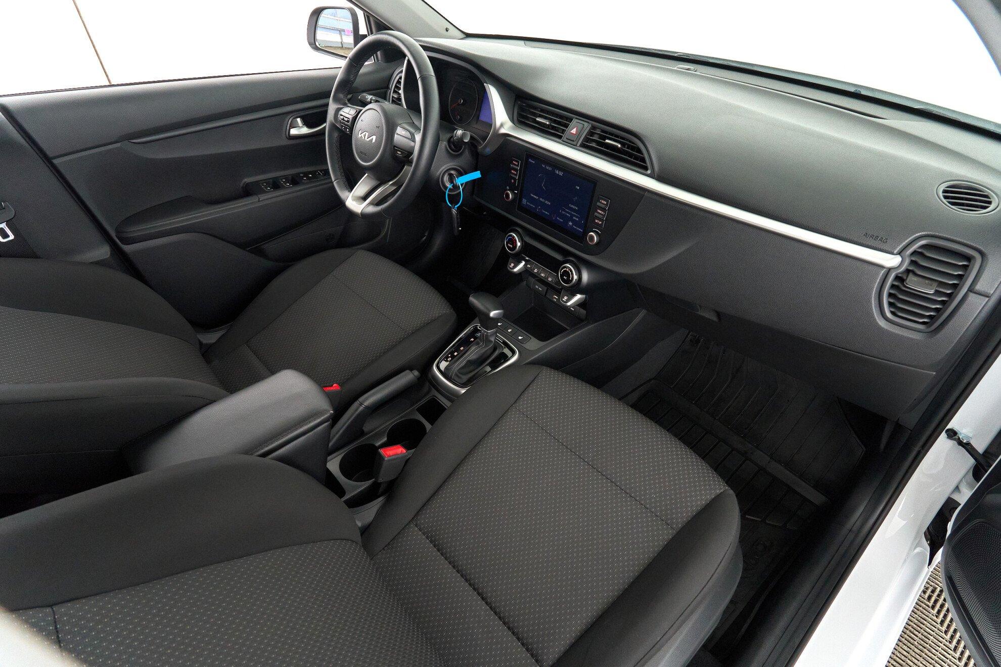 Kia Rio 2021, белый