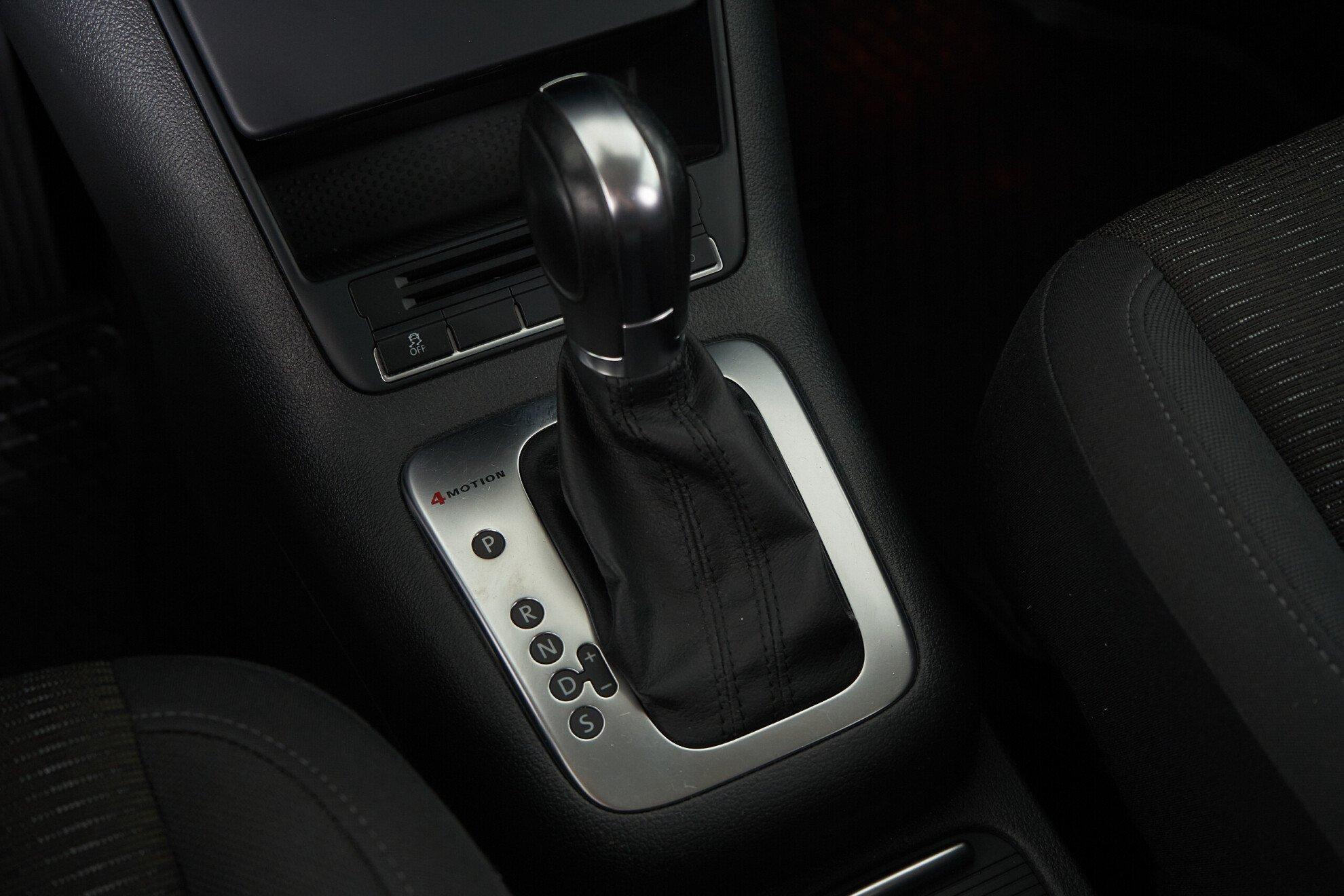 Volkswagen Tiguan 2014, белый