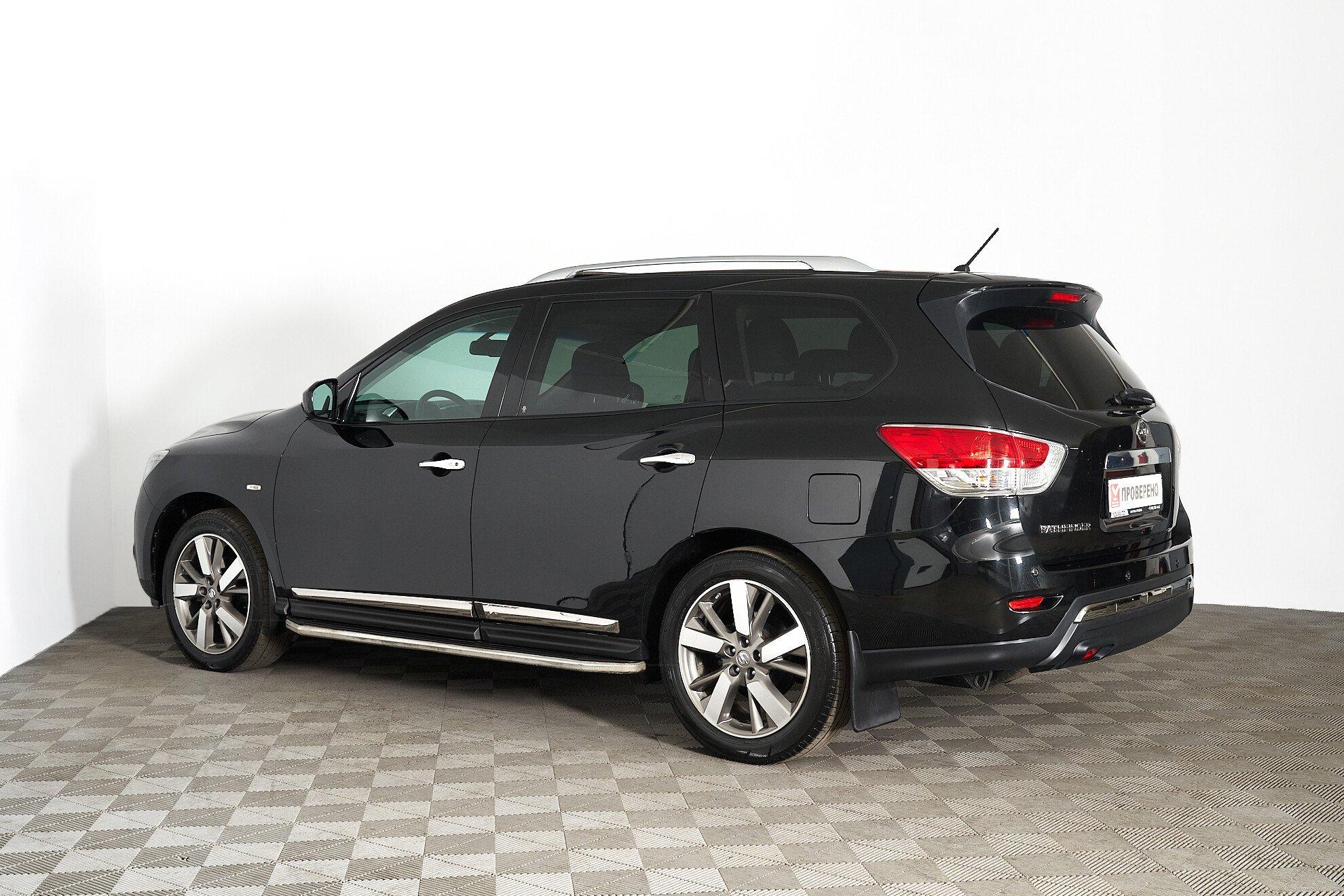 Nissan Pathfinder 2015, черный
