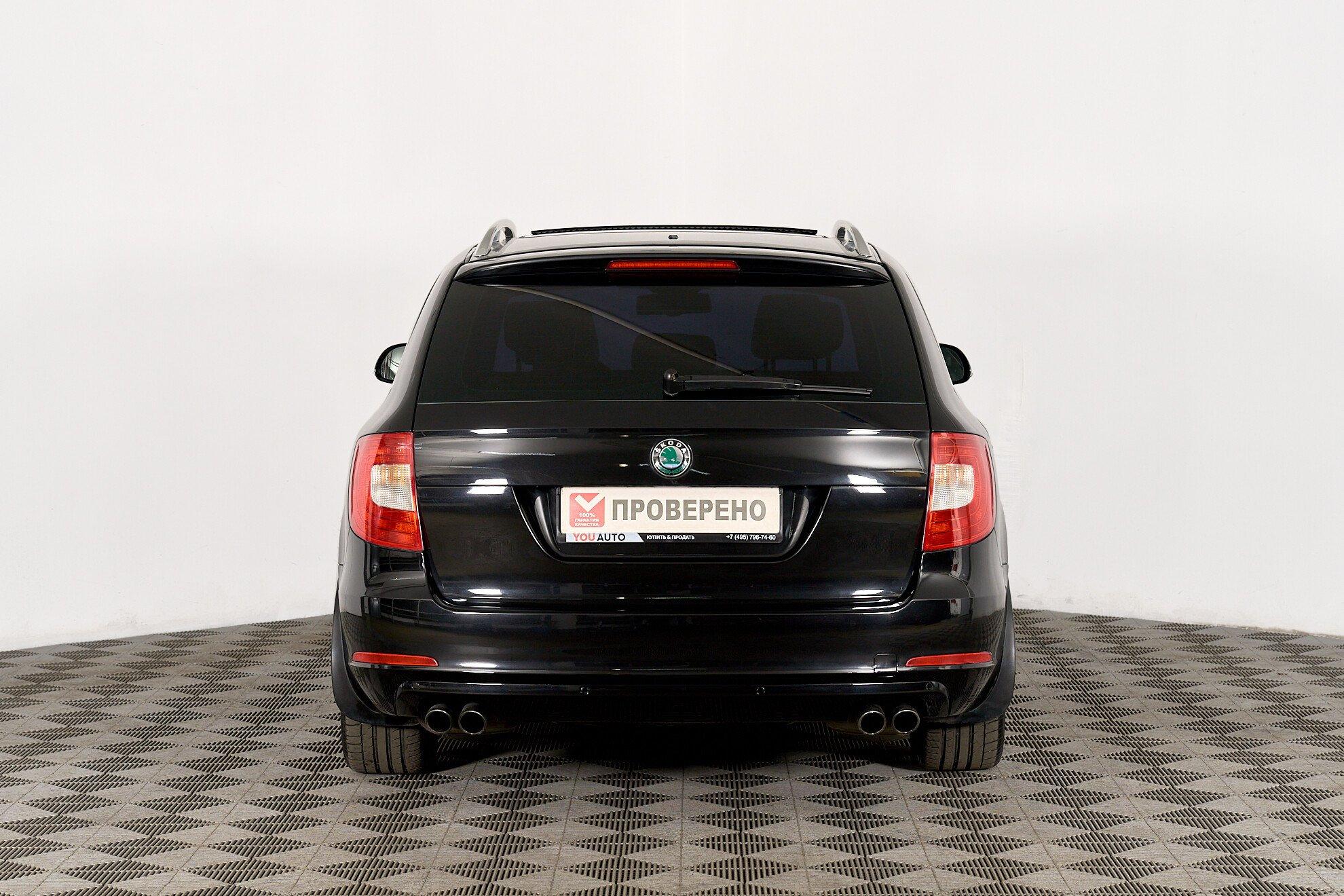 Skoda Superb 2011, черный