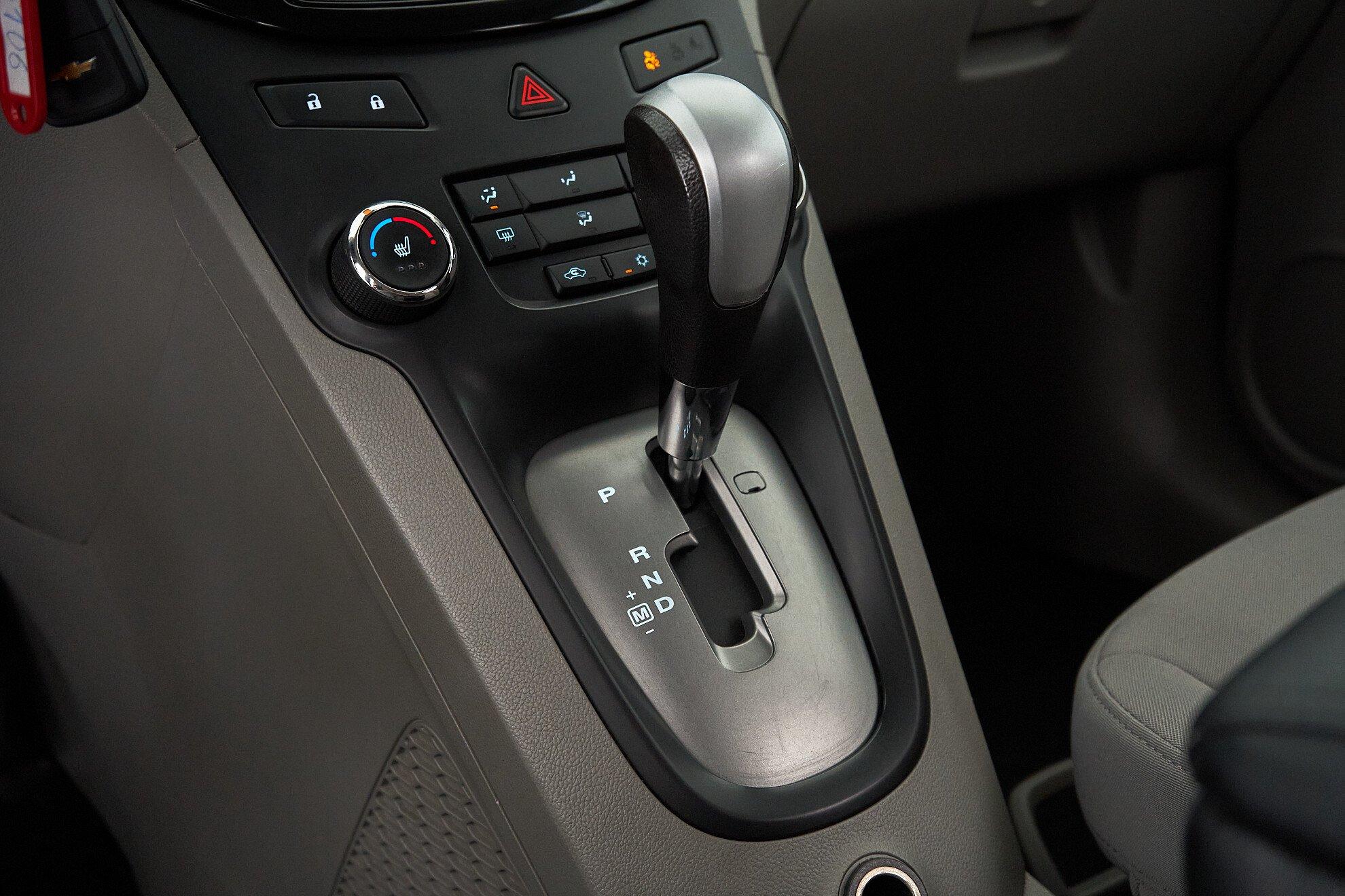 Chevrolet Orlando 2013, белый