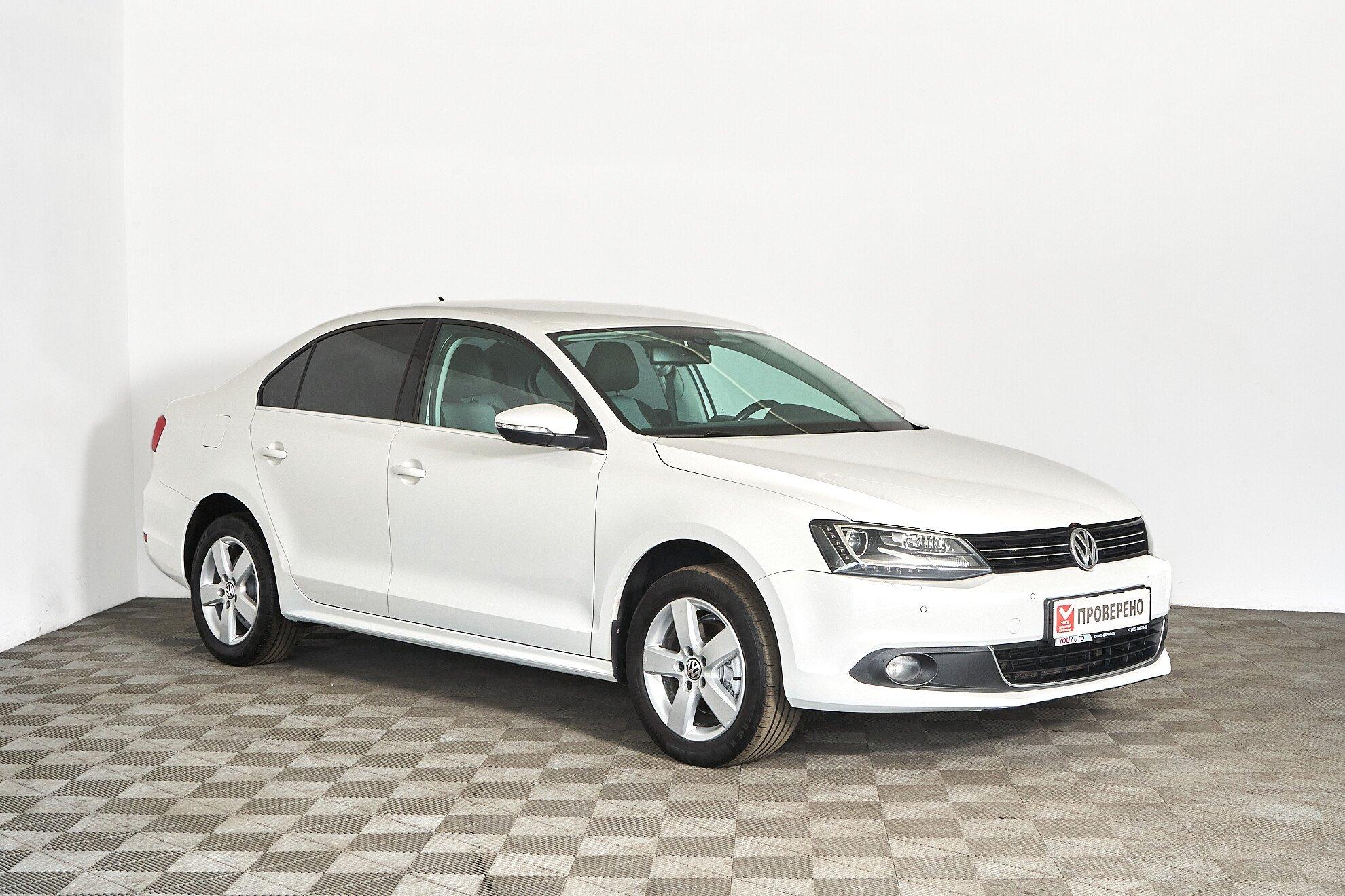 Volkswagen Jetta 2014, белый