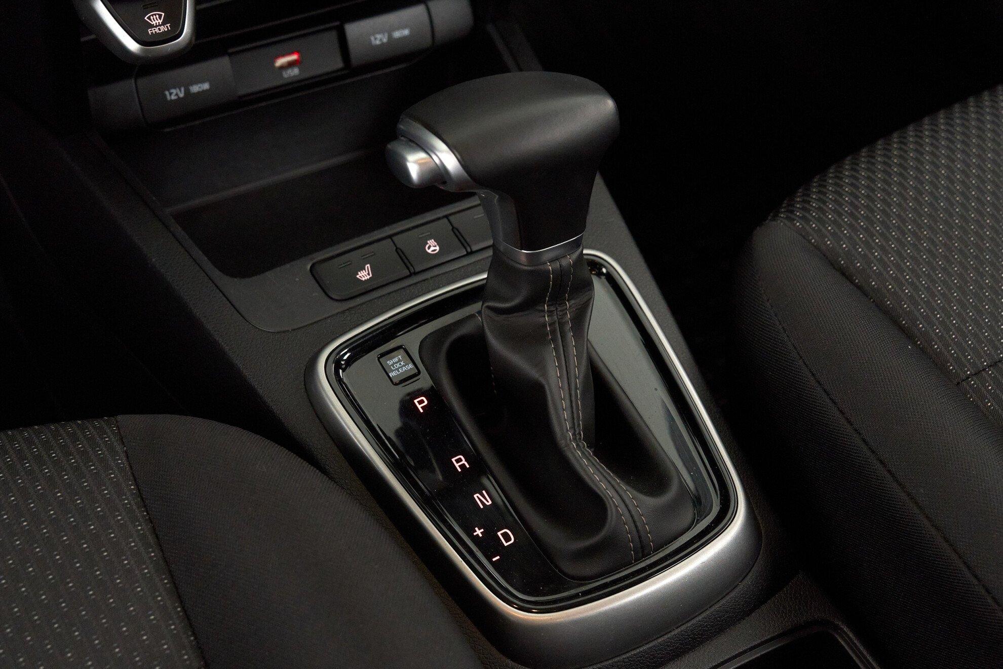 Kia Rio 2021, черный