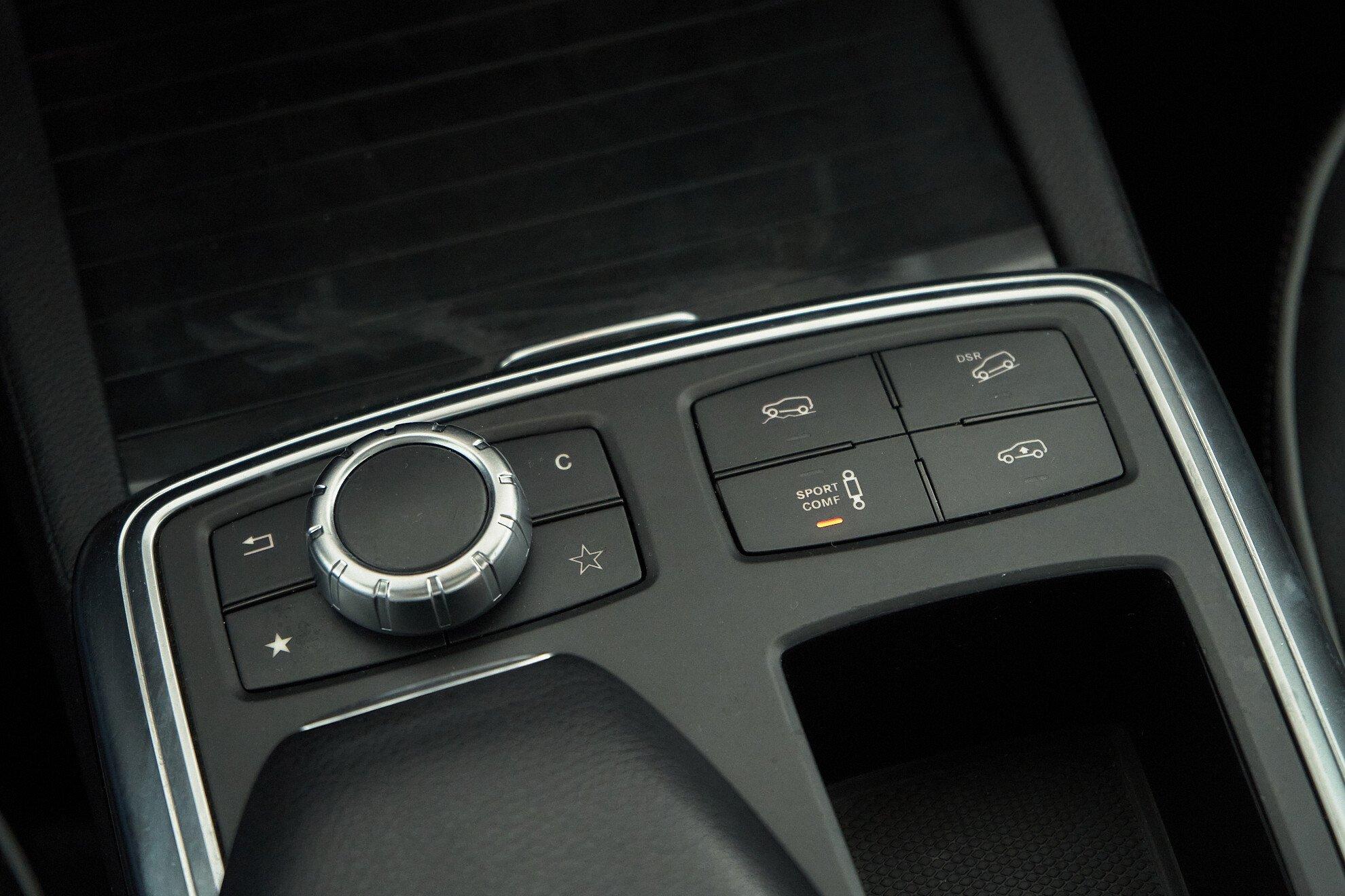 Mercedes-Benz GL-Класс 2015, коричневый