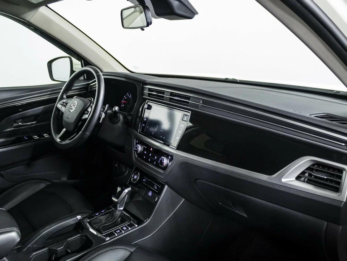 SsangYong Korando 2021, белый